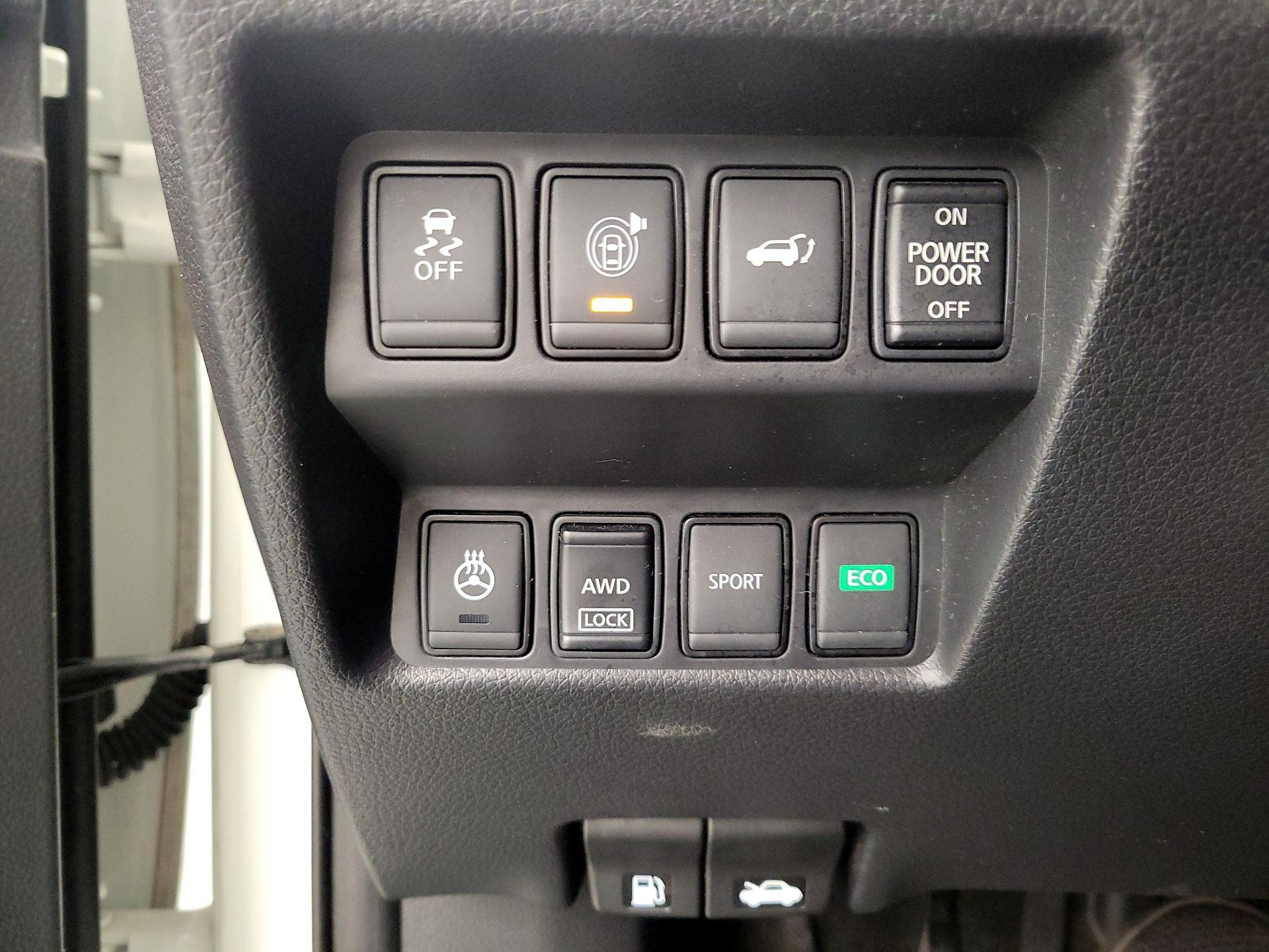 Thumbnail: 2017 Nissan Rogue - 13