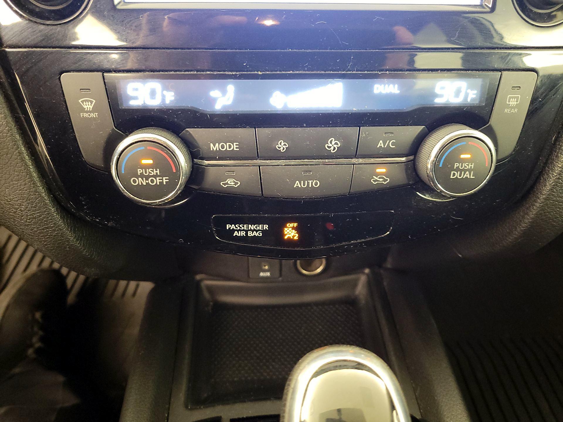 Thumbnail: 2017 Nissan Rogue - 17