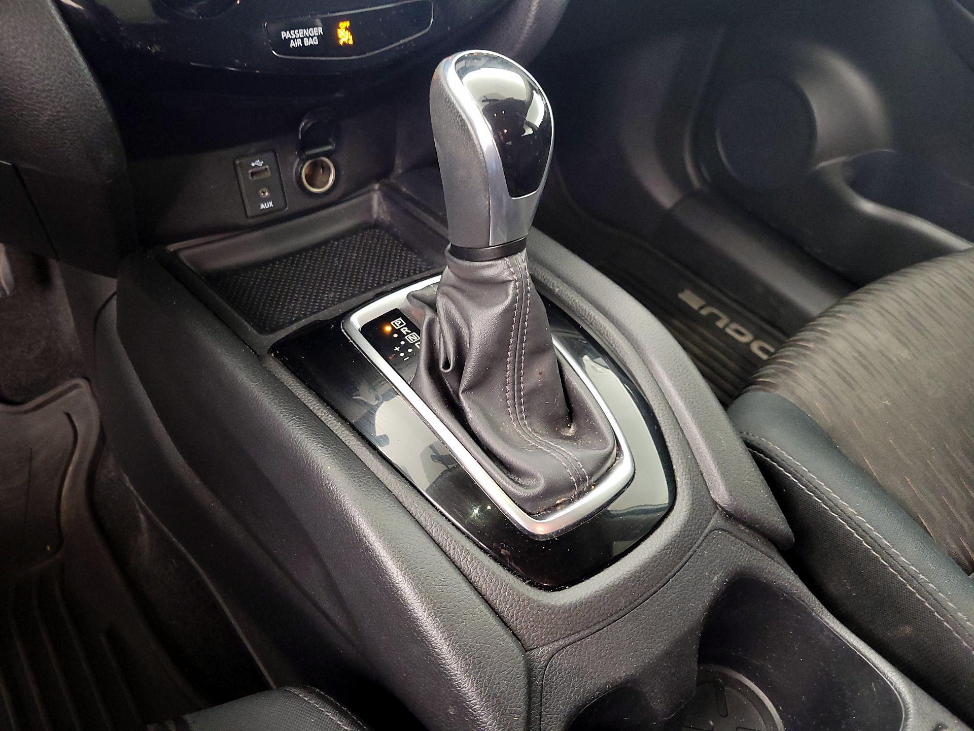 Thumbnail: 2017 Nissan Rogue - 18