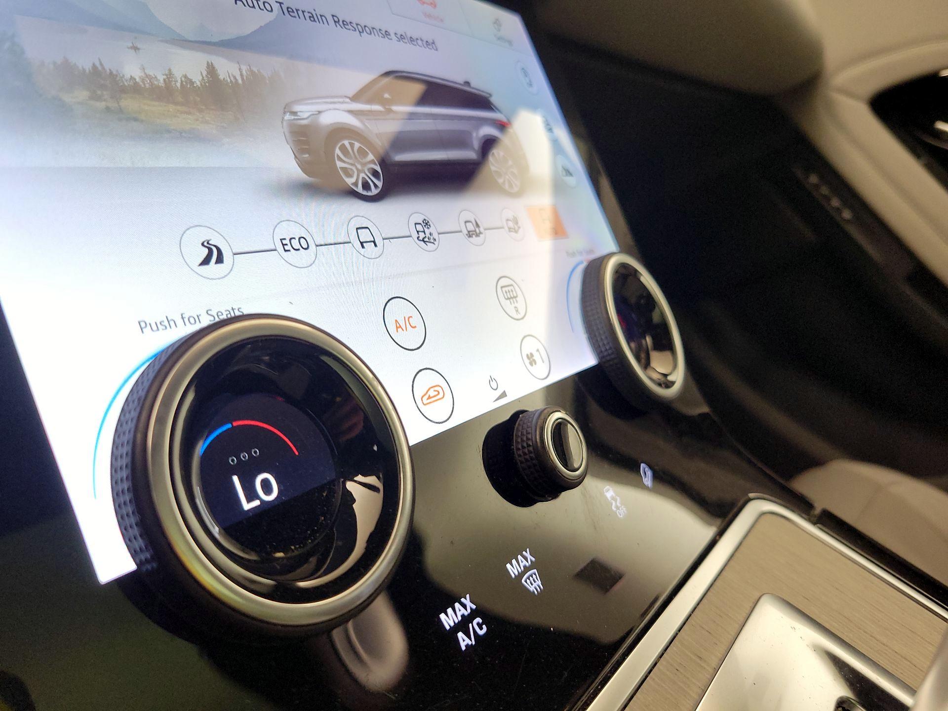 Thumbnail: 2020 Land Rover Range Rover Evoque - 17