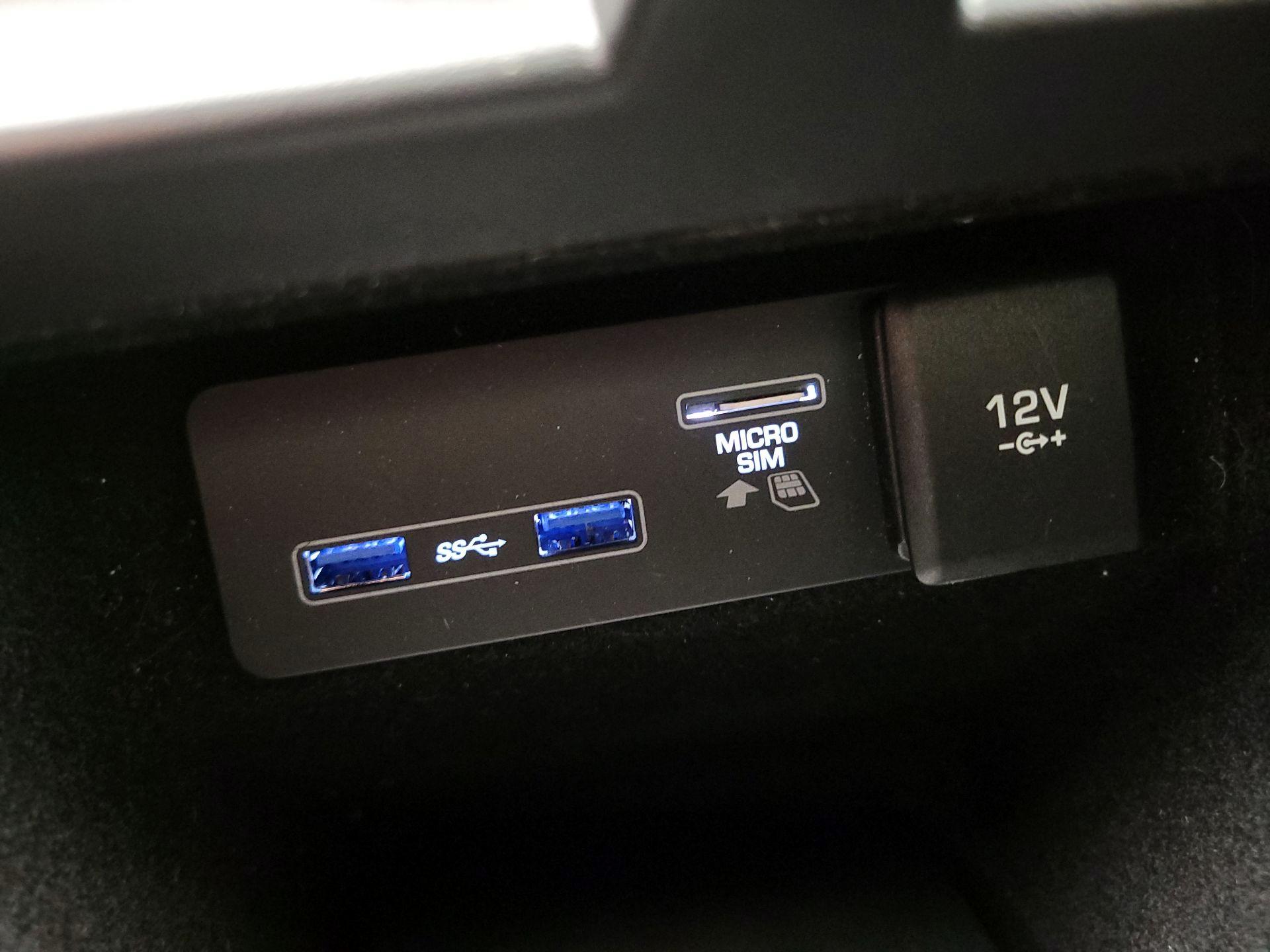 Thumbnail: 2020 Land Rover Range Rover Evoque - 19