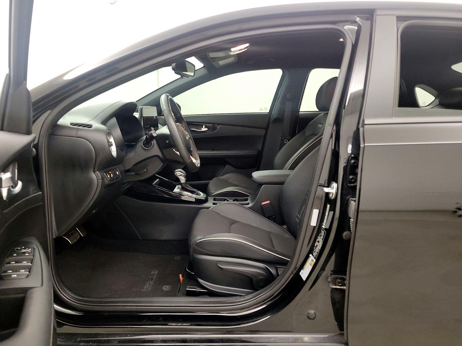 Thumbnail: 2024 Kia Forte - 11