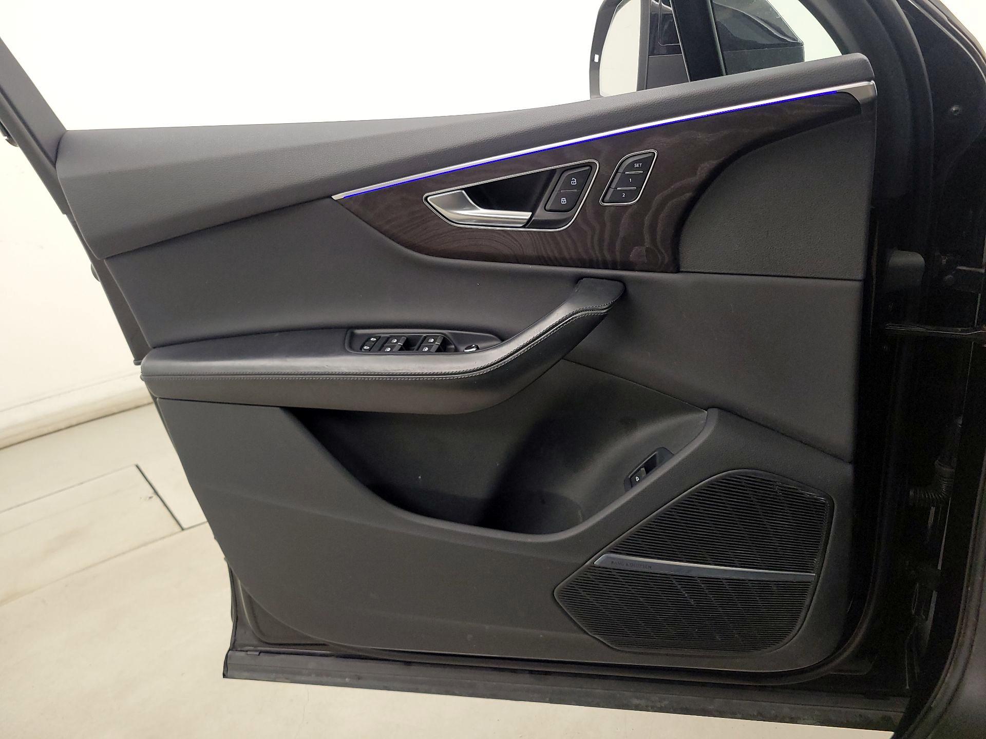 Thumbnail: 2021 Audi Q7 - 12