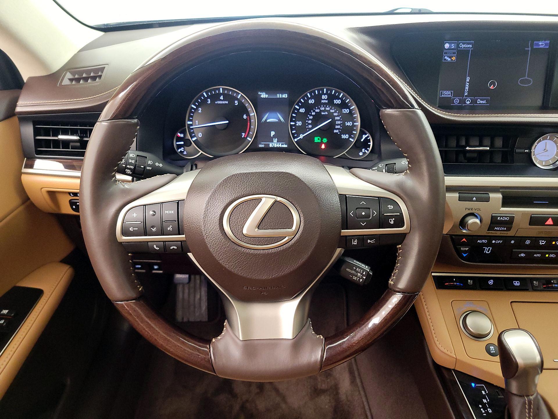 Thumbnail: 2016 Lexus ES - 10