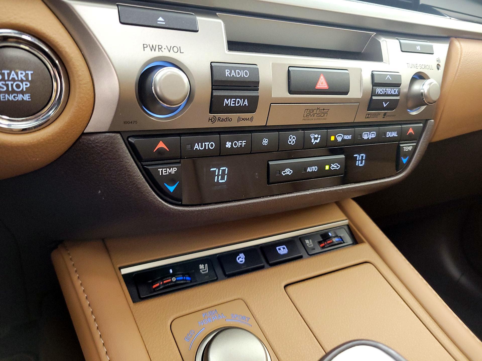 Thumbnail: 2016 Lexus ES - 17