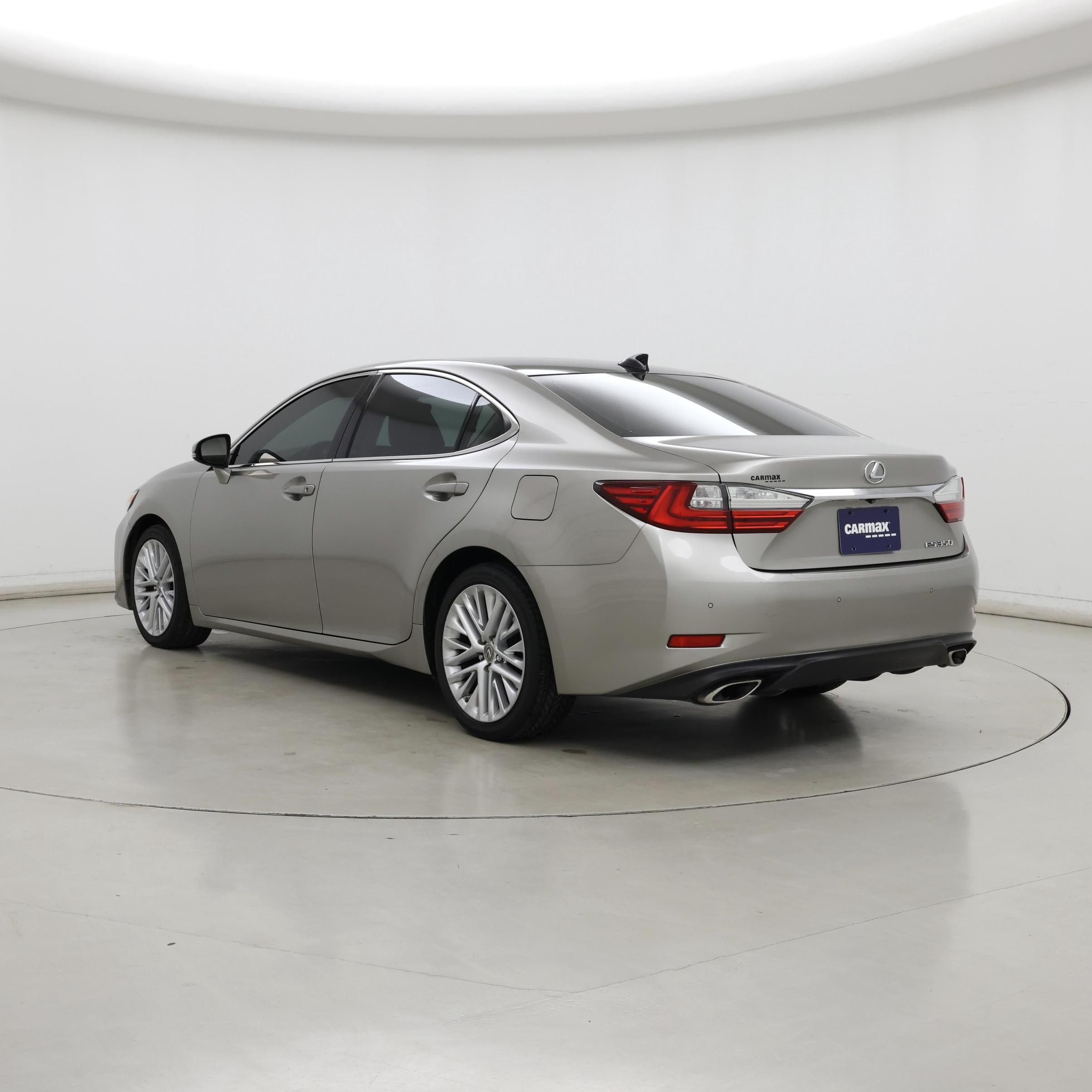 Thumbnail: 2016 Lexus ES - 2