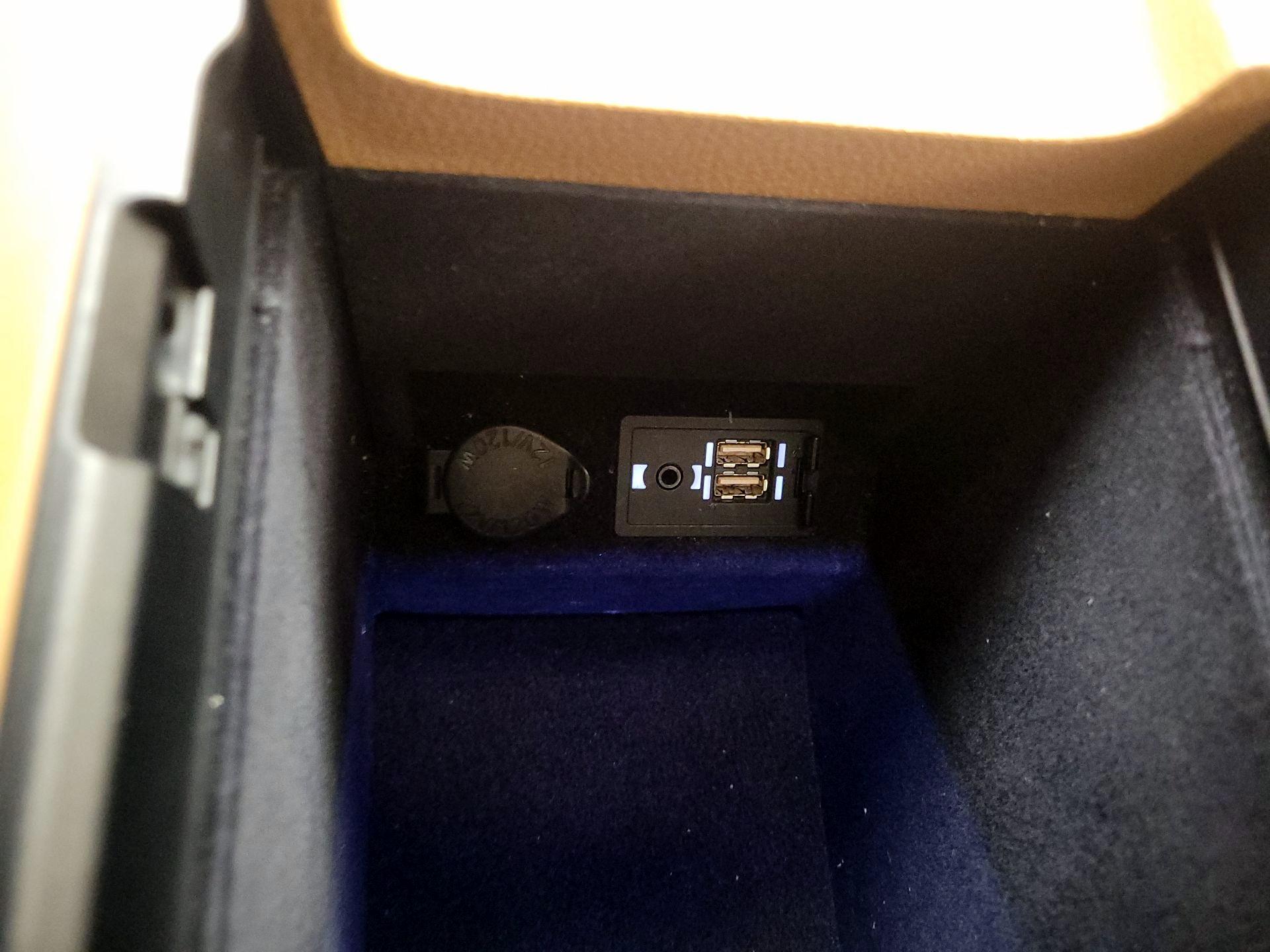 Thumbnail: 2016 Lexus ES - 19