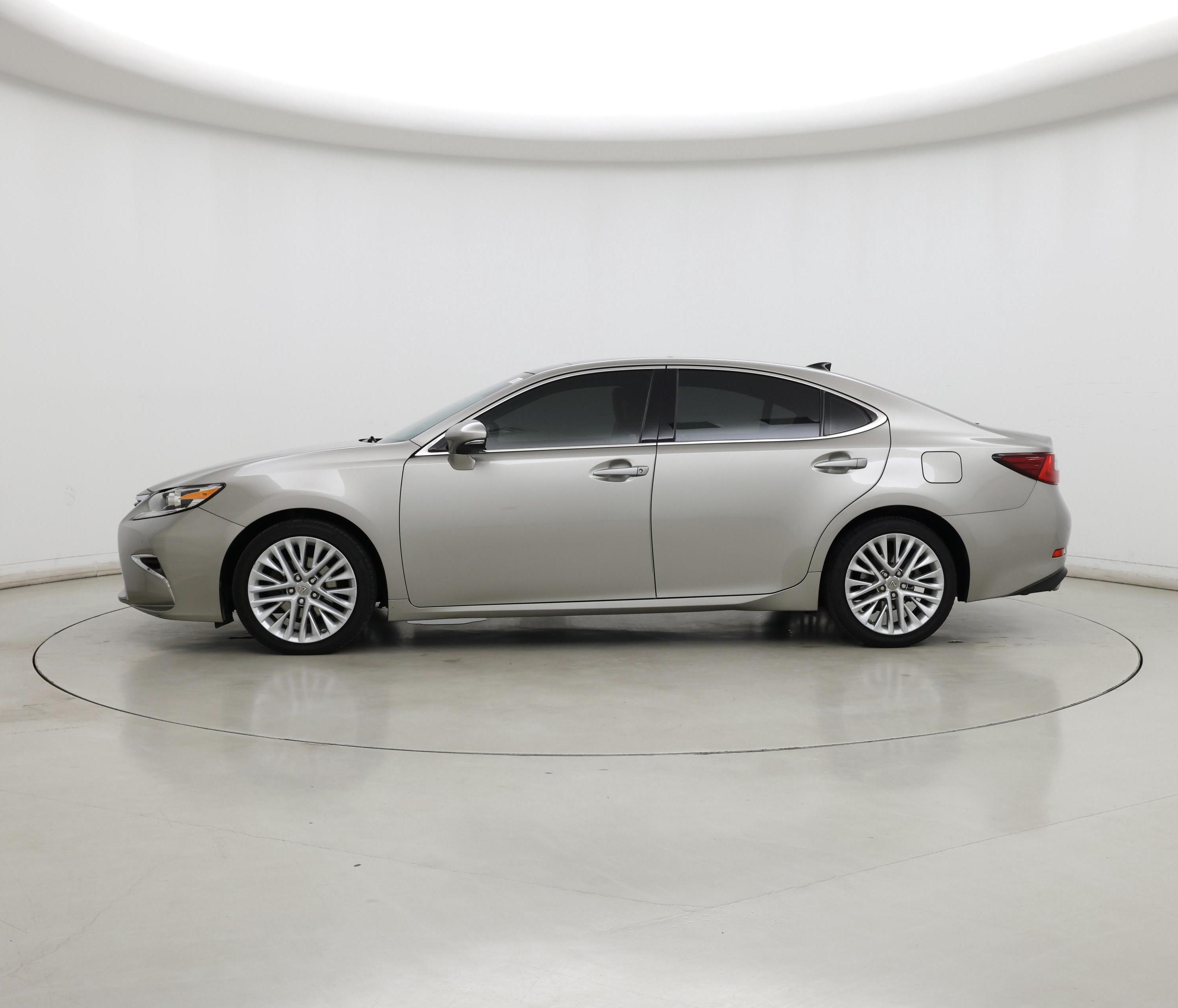 Thumbnail: 2016 Lexus ES - 3