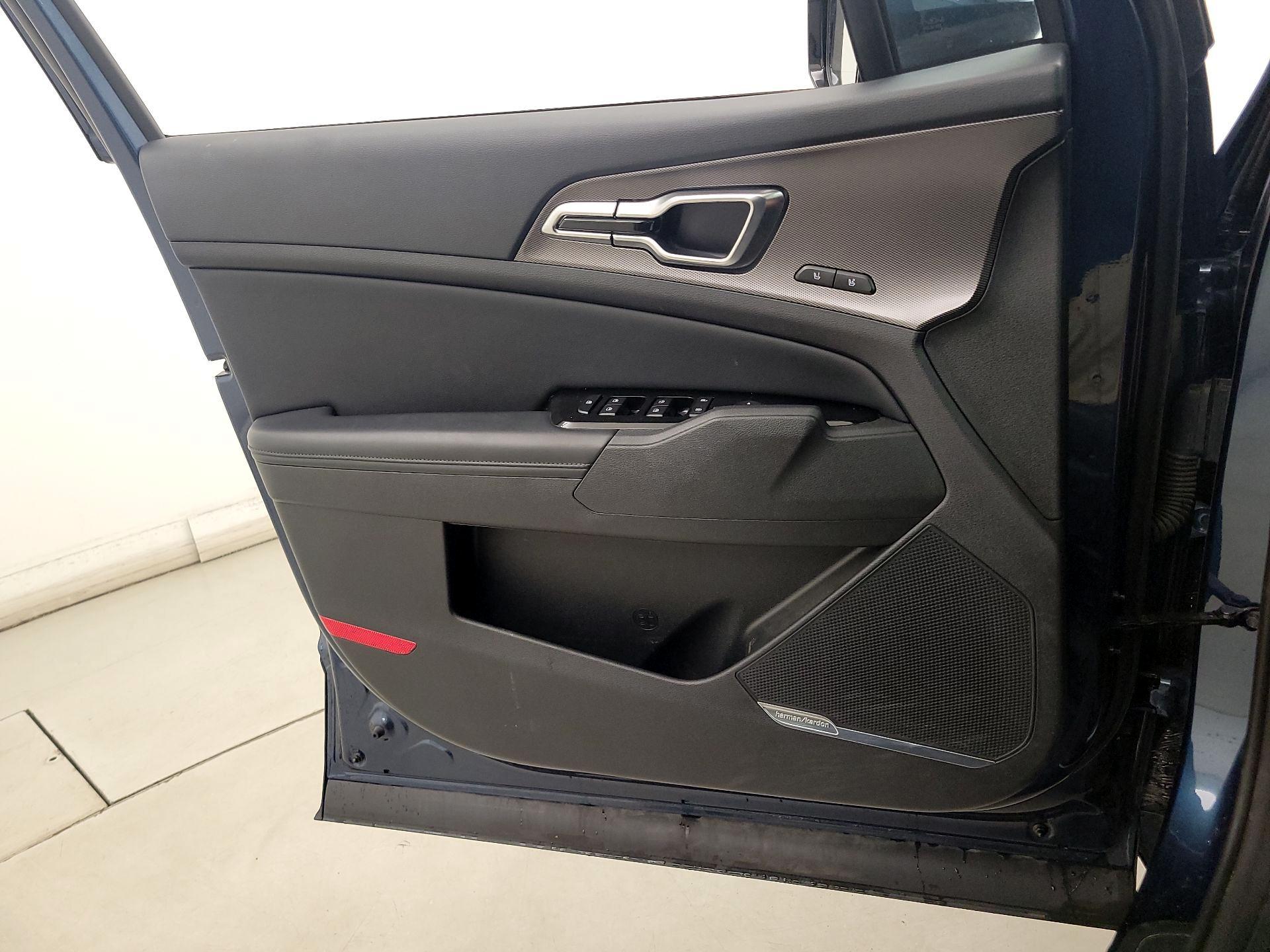 Thumbnail: 2023 Kia Sportage - 12