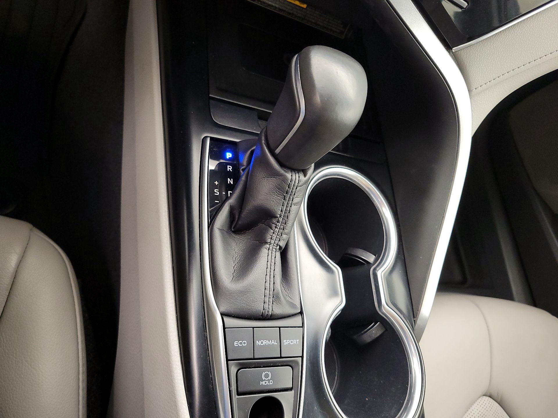 Thumbnail: 2018 Toyota Camry - 17