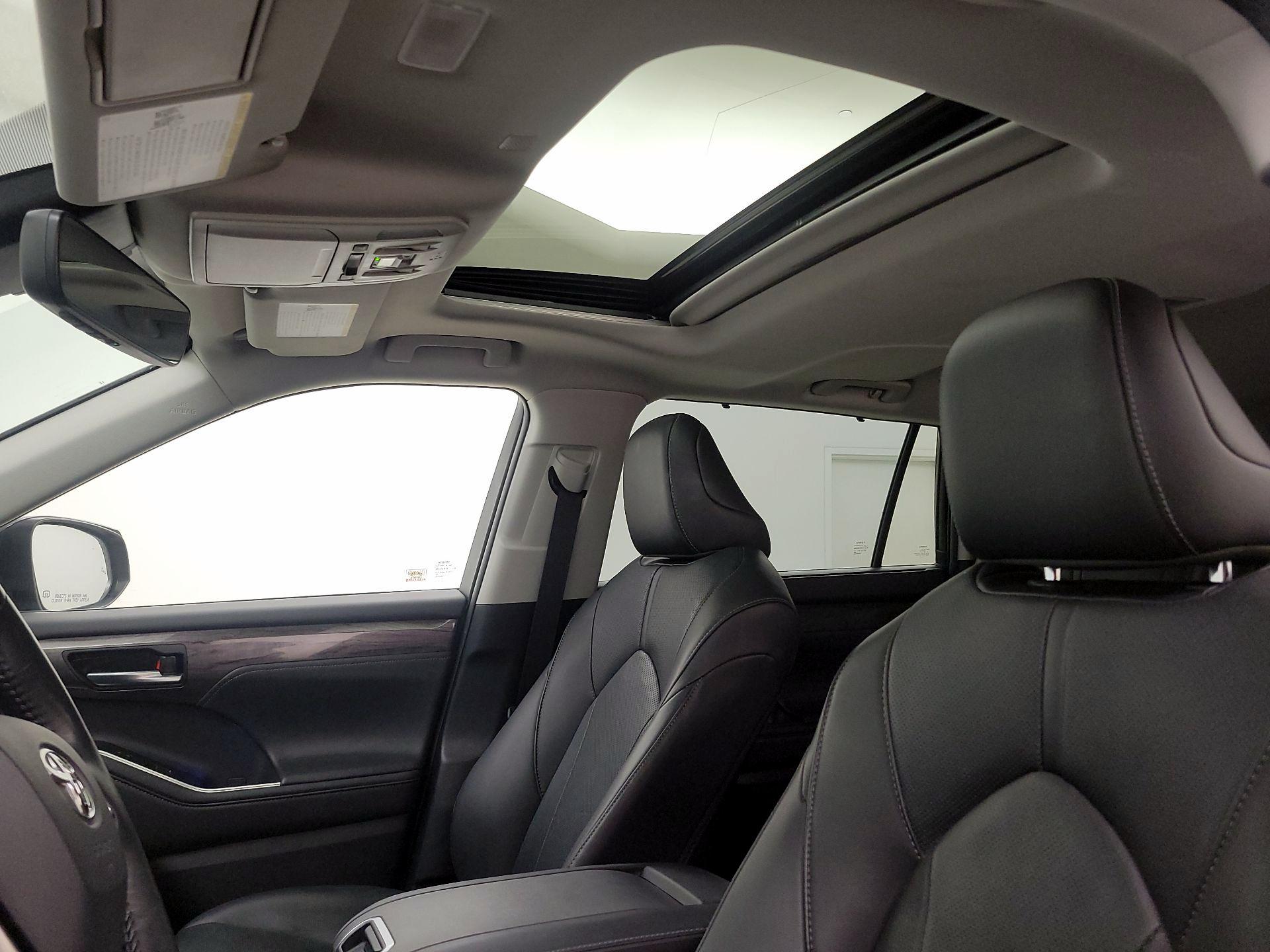 Thumbnail: 2020 Toyota Highlander - 20