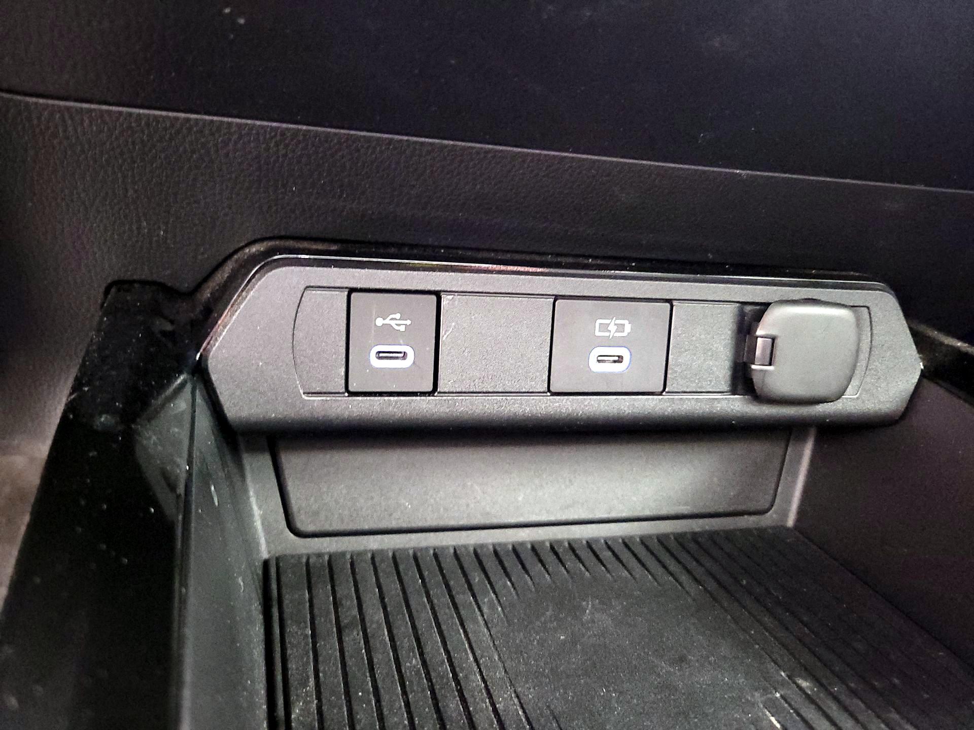 Thumbnail: 2024 Toyota Prius - 18