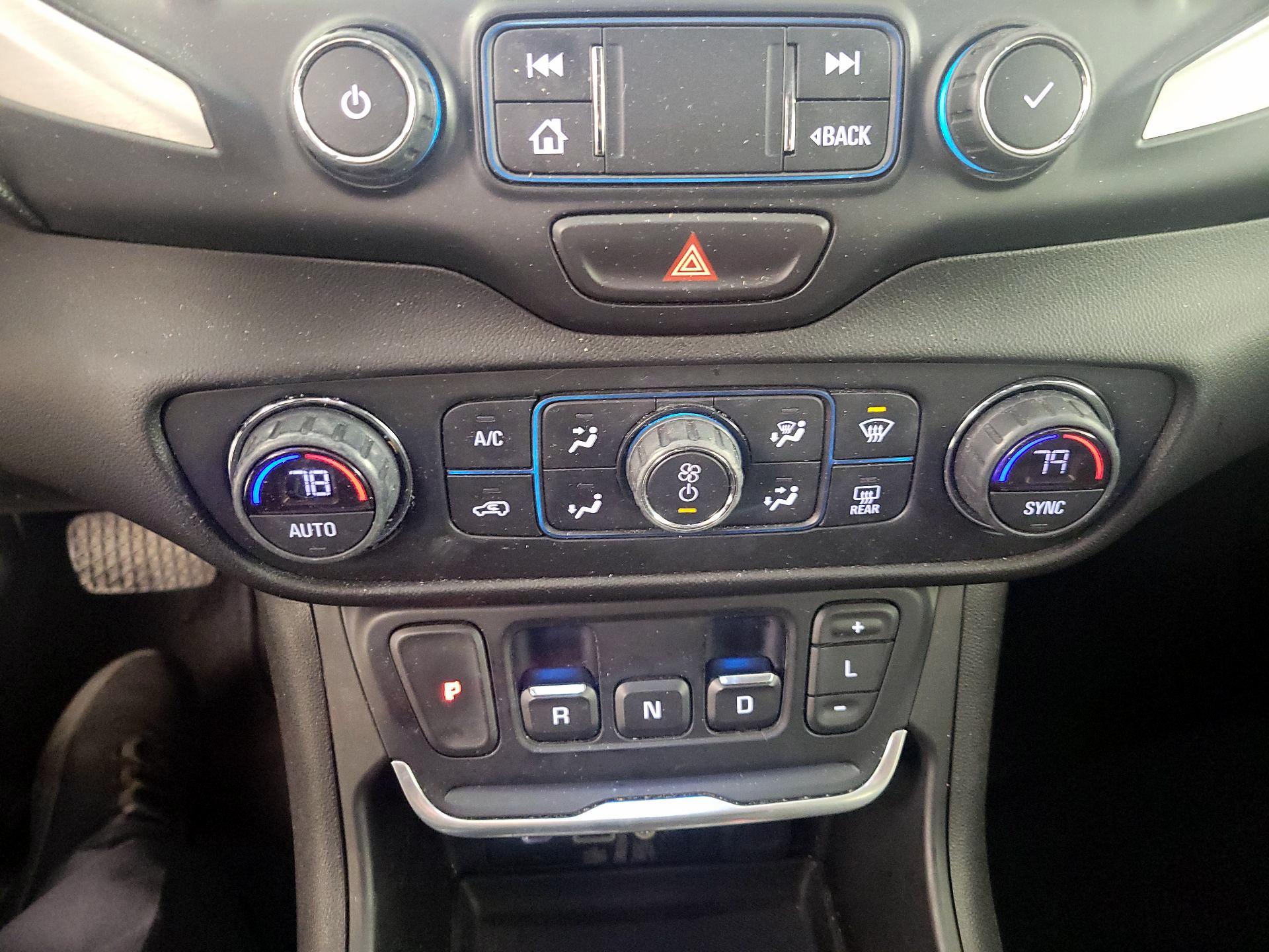 Thumbnail: 2019 GMC Terrain - 17