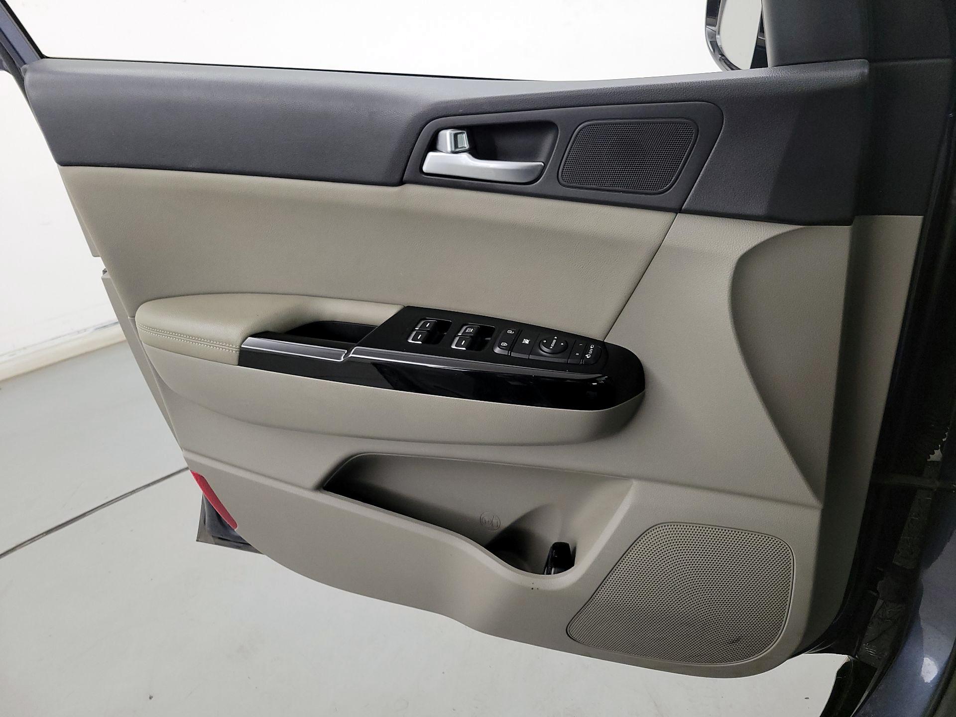 Thumbnail: 2020 Kia Sportage - 12