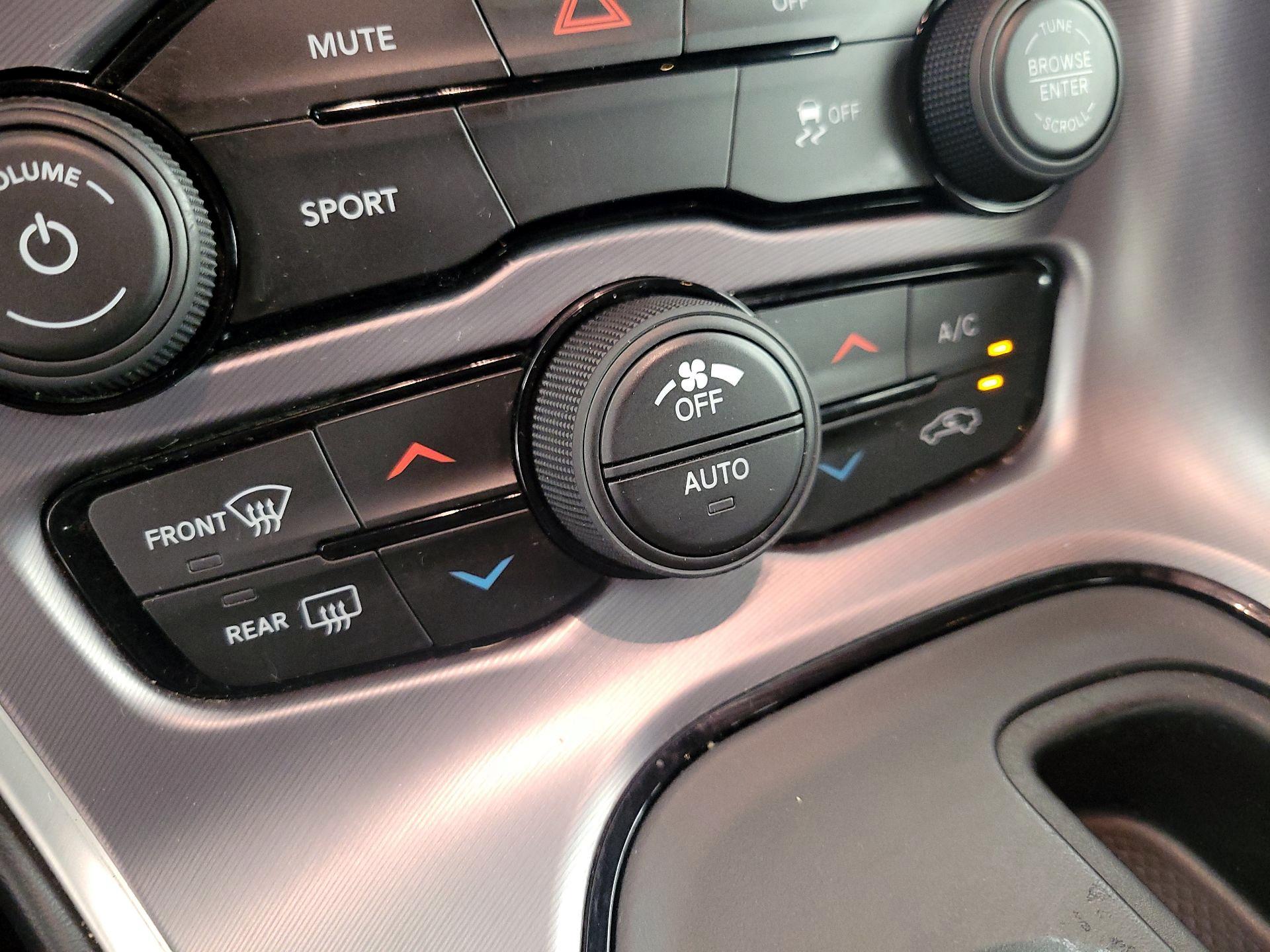 Thumbnail: 2019 Dodge Challenger - 16