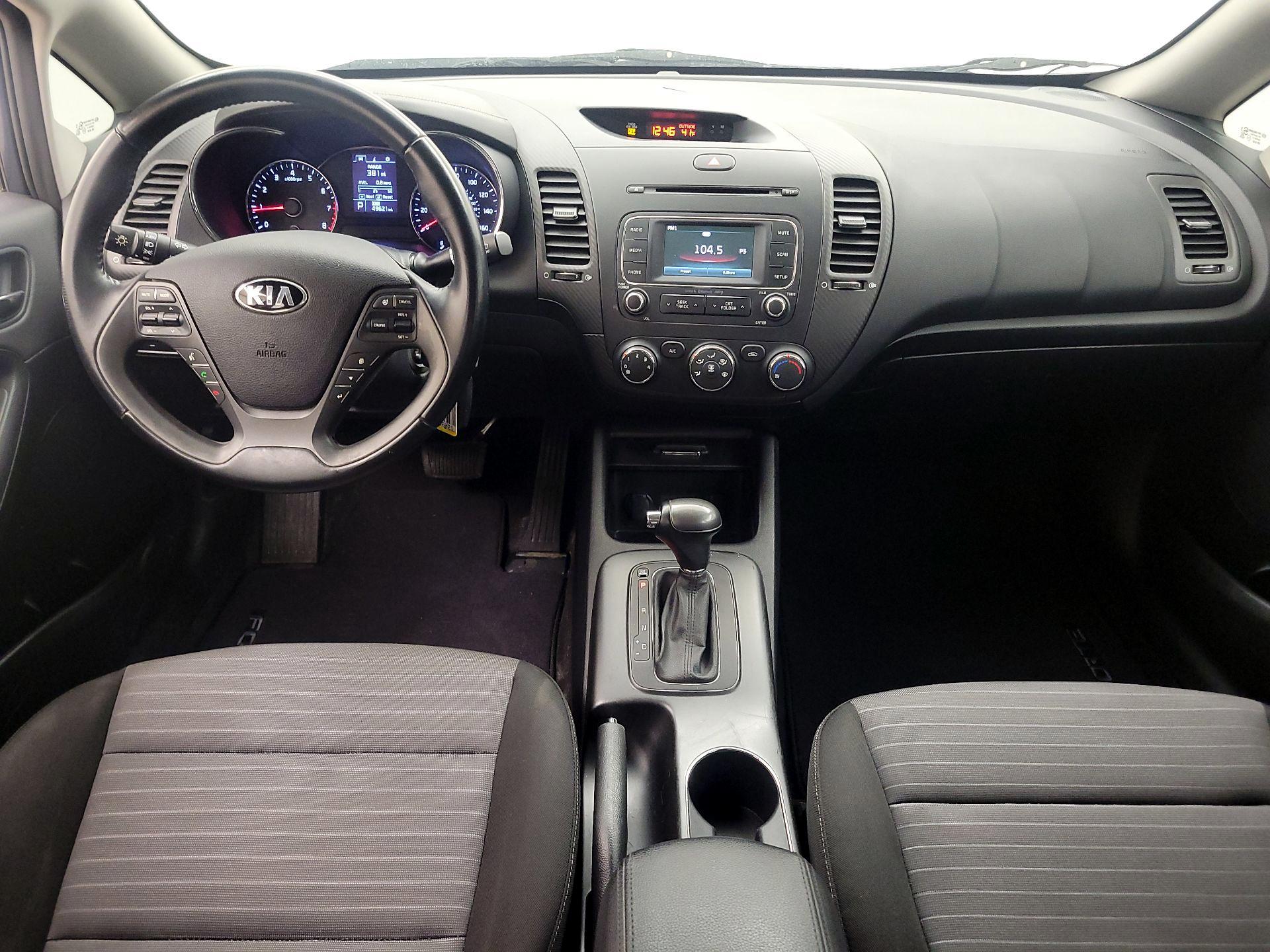 Thumbnail: 2016 Kia Forte - 9