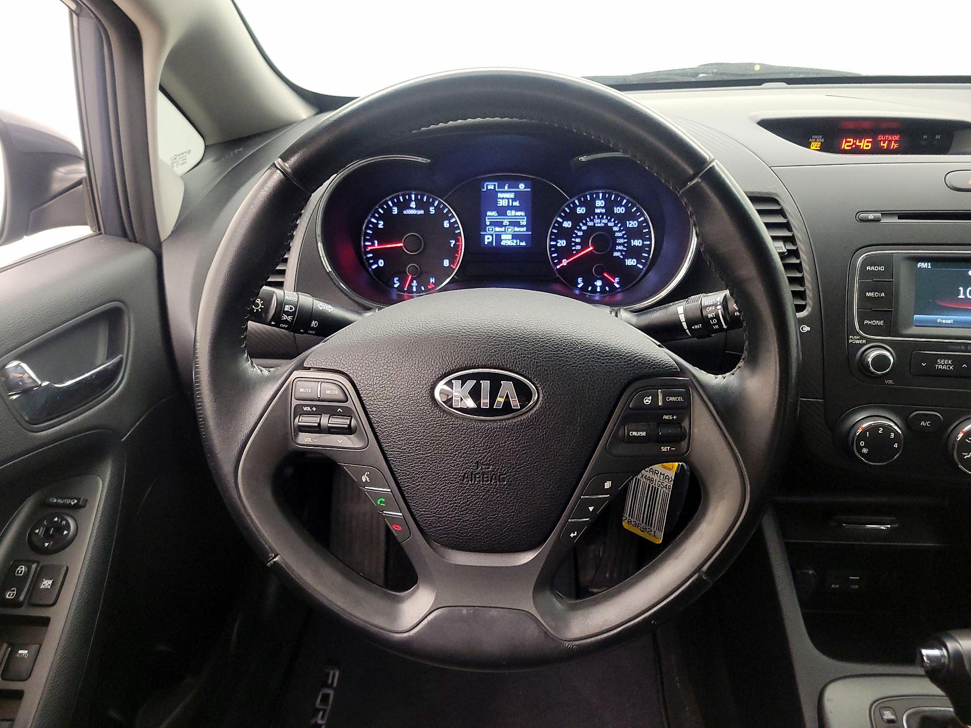 Thumbnail: 2016 Kia Forte - 10