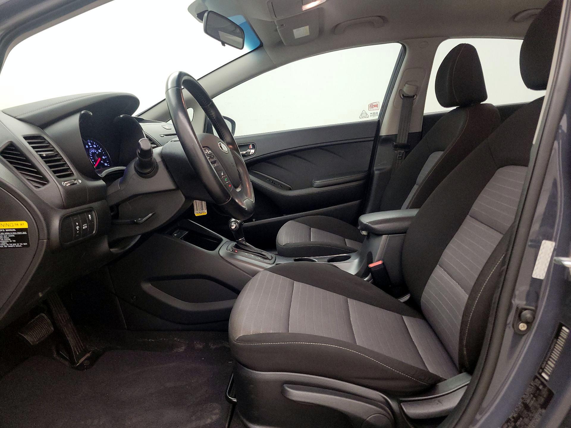 Thumbnail: 2016 Kia Forte - 11