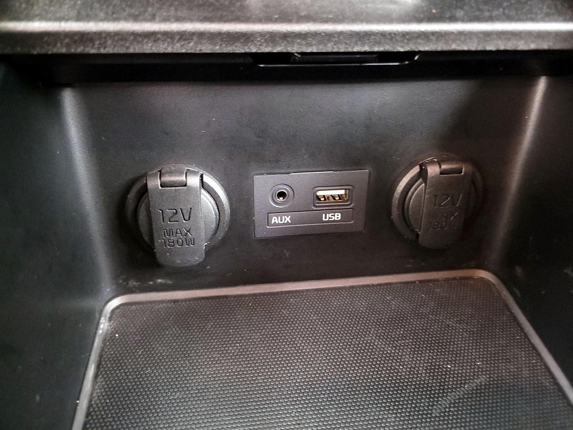 Thumbnail: 2016 Kia Forte - 18