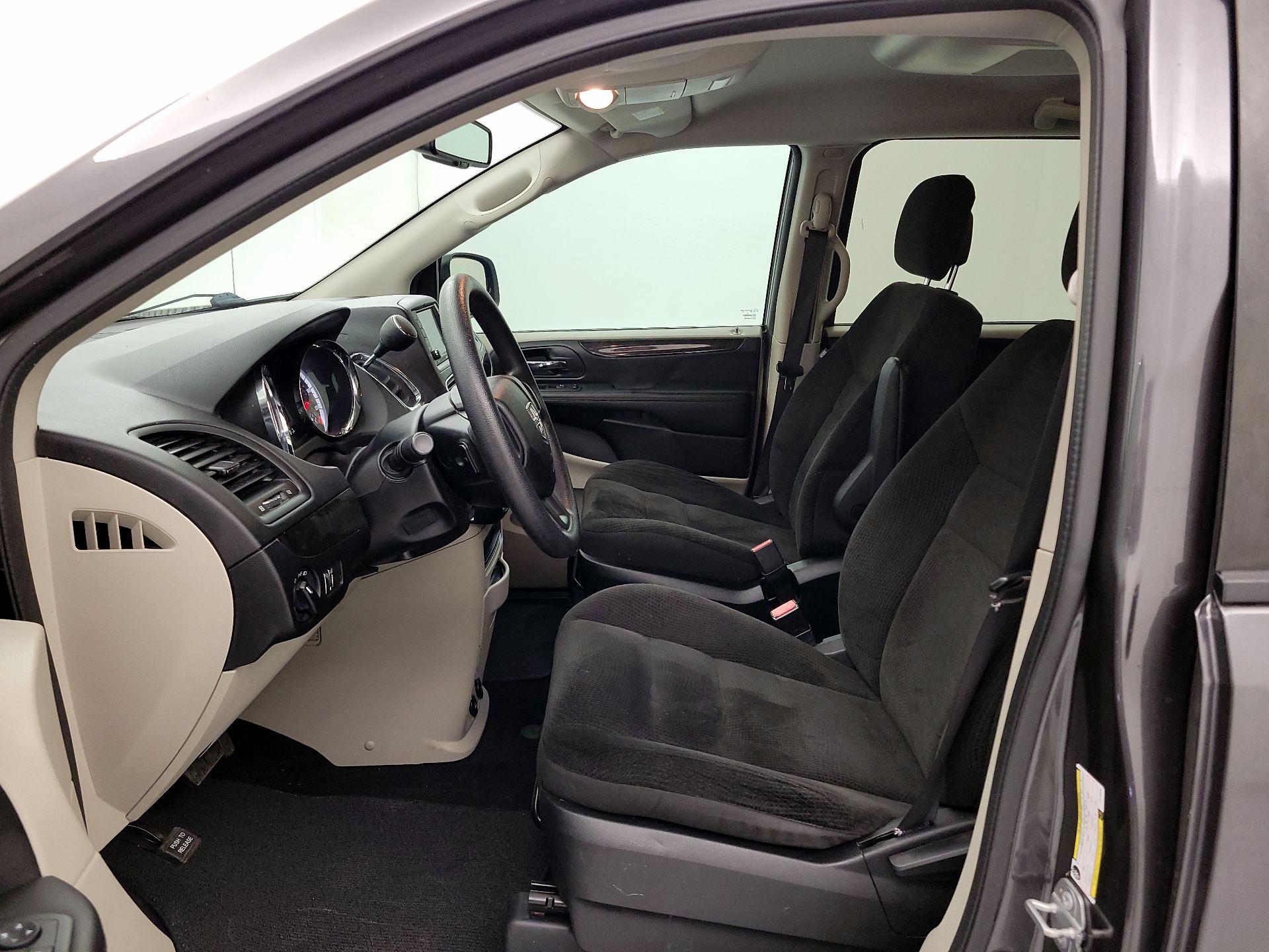 Thumbnail: 2018 Dodge Grand Caravan - 11