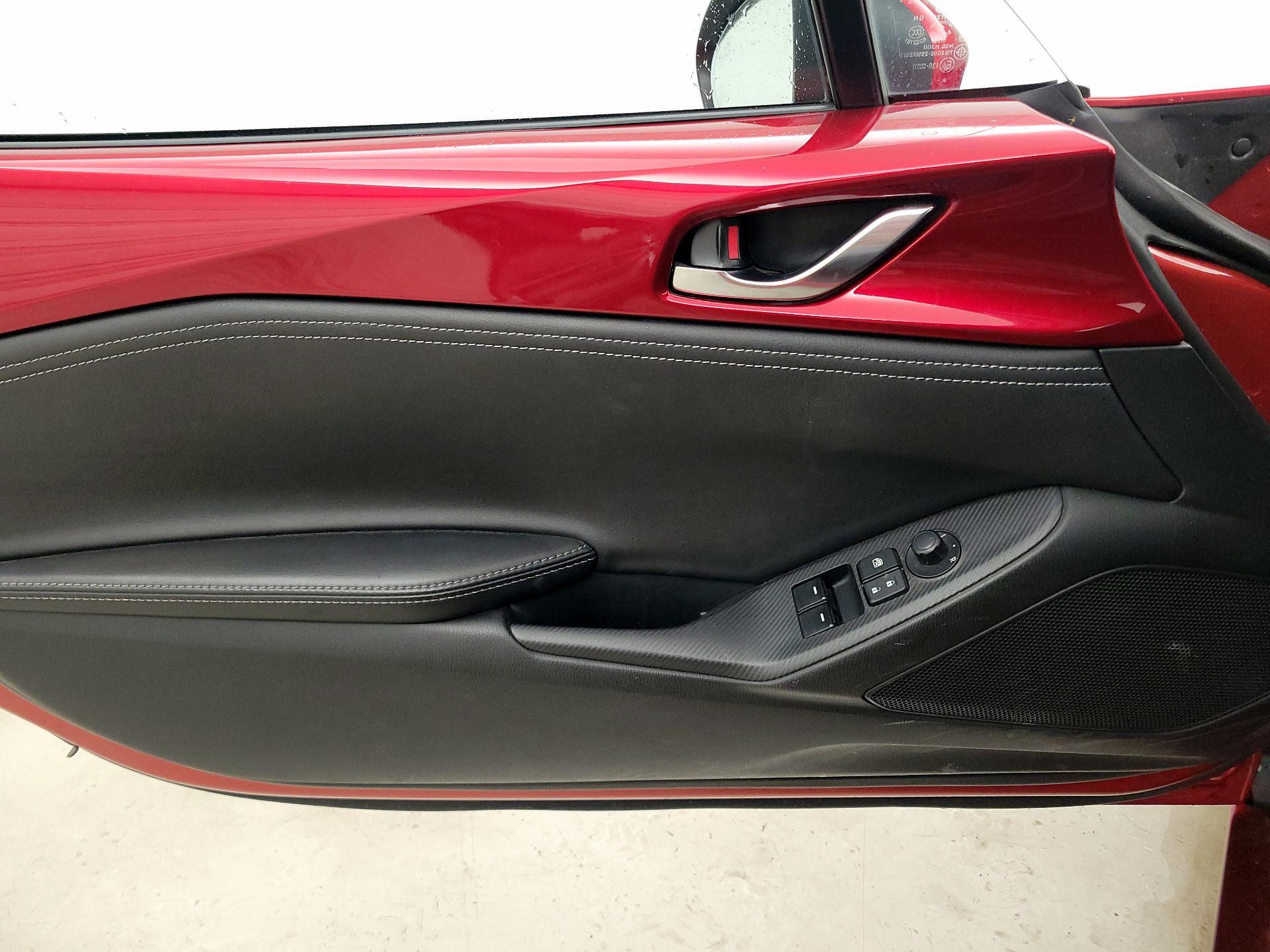 Thumbnail: 2022 Mazda MX-5 Miata - 12