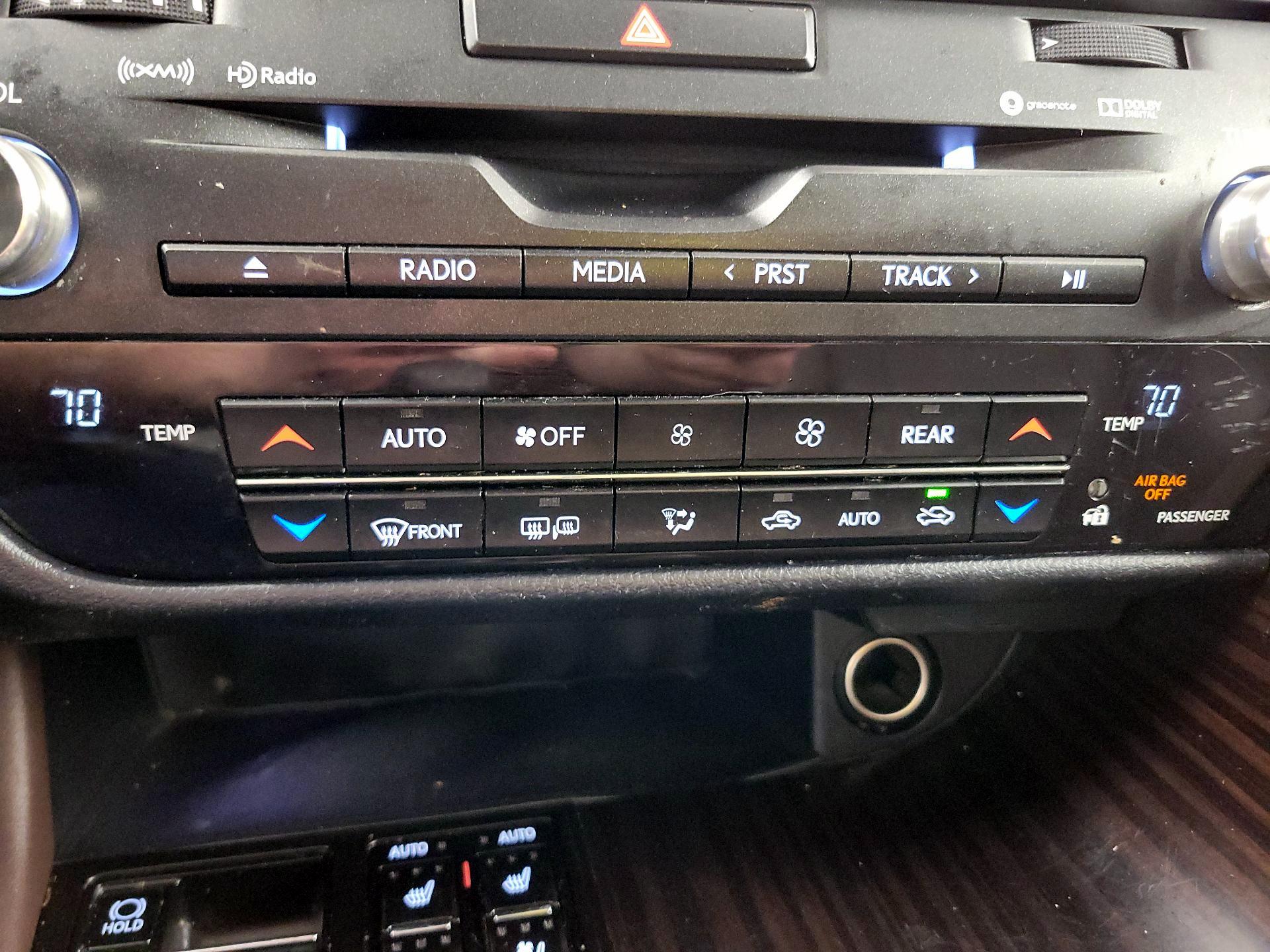 Thumbnail: 2018 Lexus RX - 17