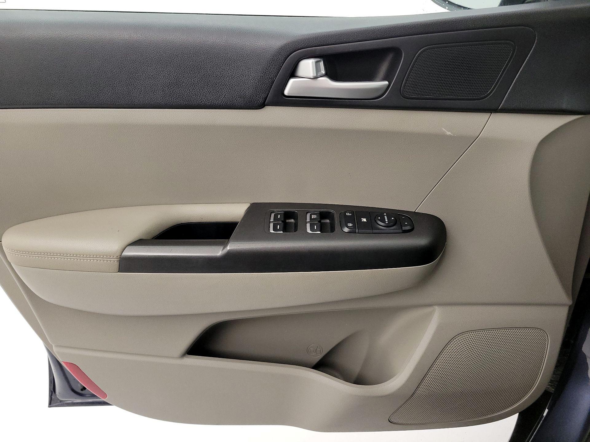 Thumbnail: 2020 Kia Sportage - 12