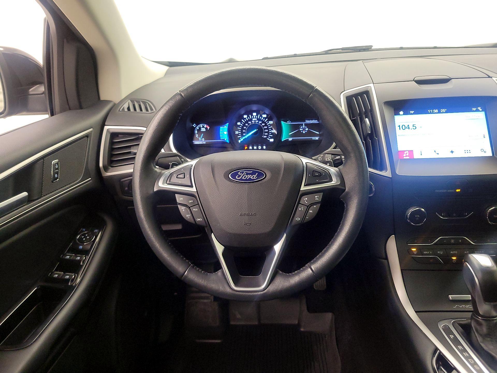 Thumbnail: 2017 Ford Edge - 10