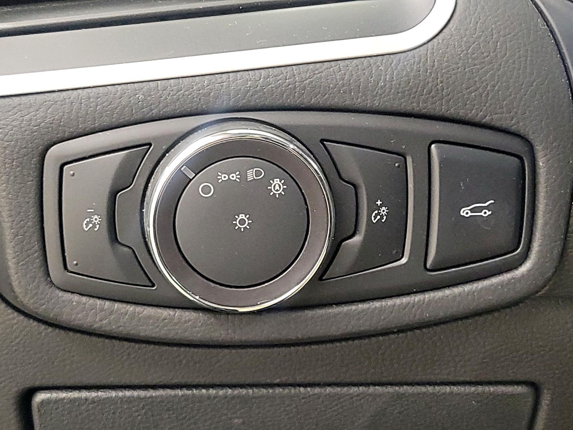 Thumbnail: 2017 Ford Edge - 13