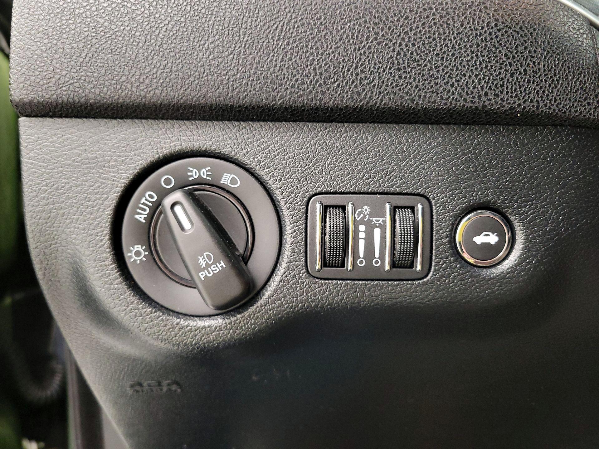 Thumbnail: 2018 Dodge Charger - 13