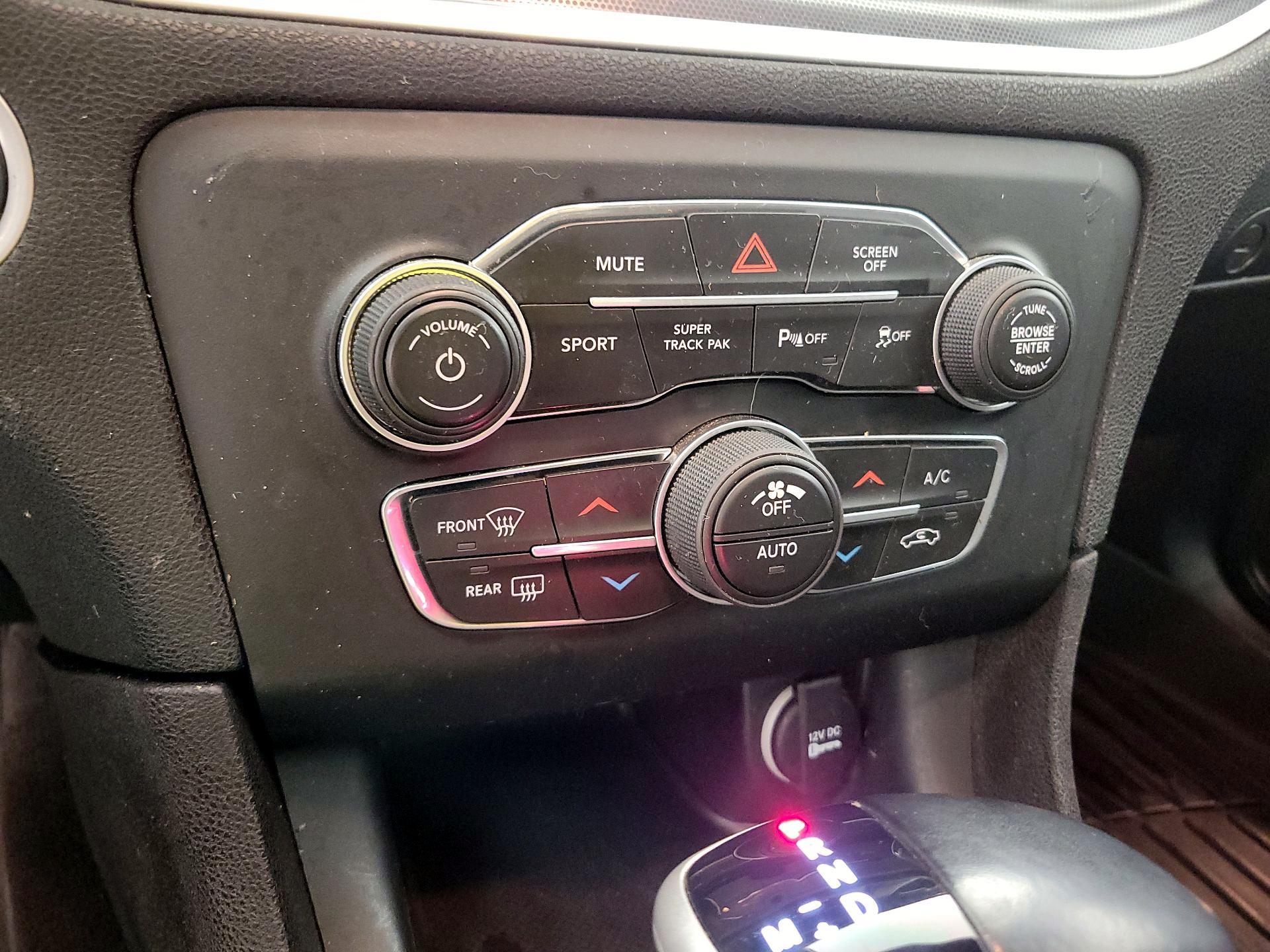 Thumbnail: 2018 Dodge Charger - 16