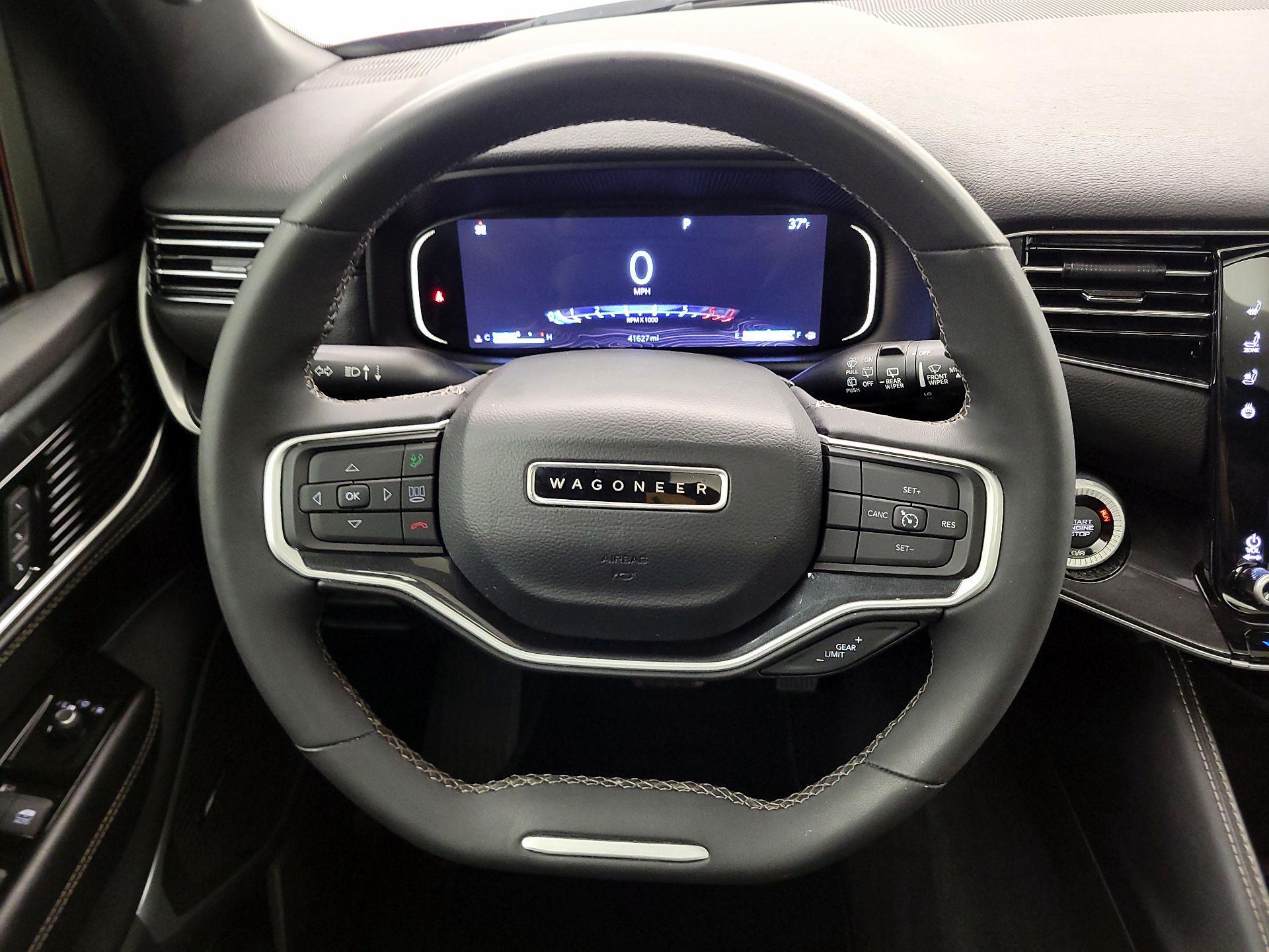 Thumbnail: 2022 Jeep Wagoneer - 10