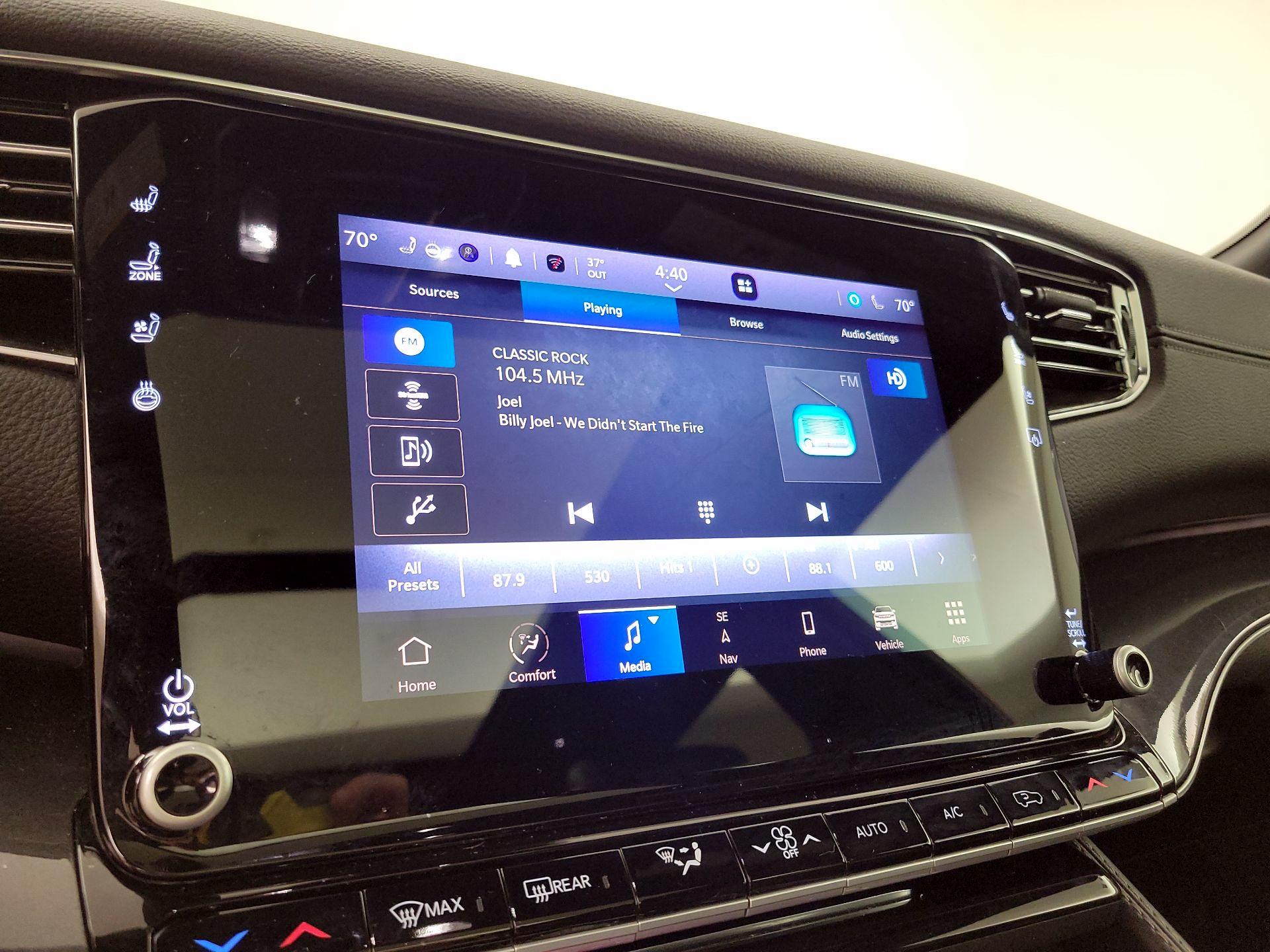 Thumbnail: 2022 Jeep Wagoneer - 16