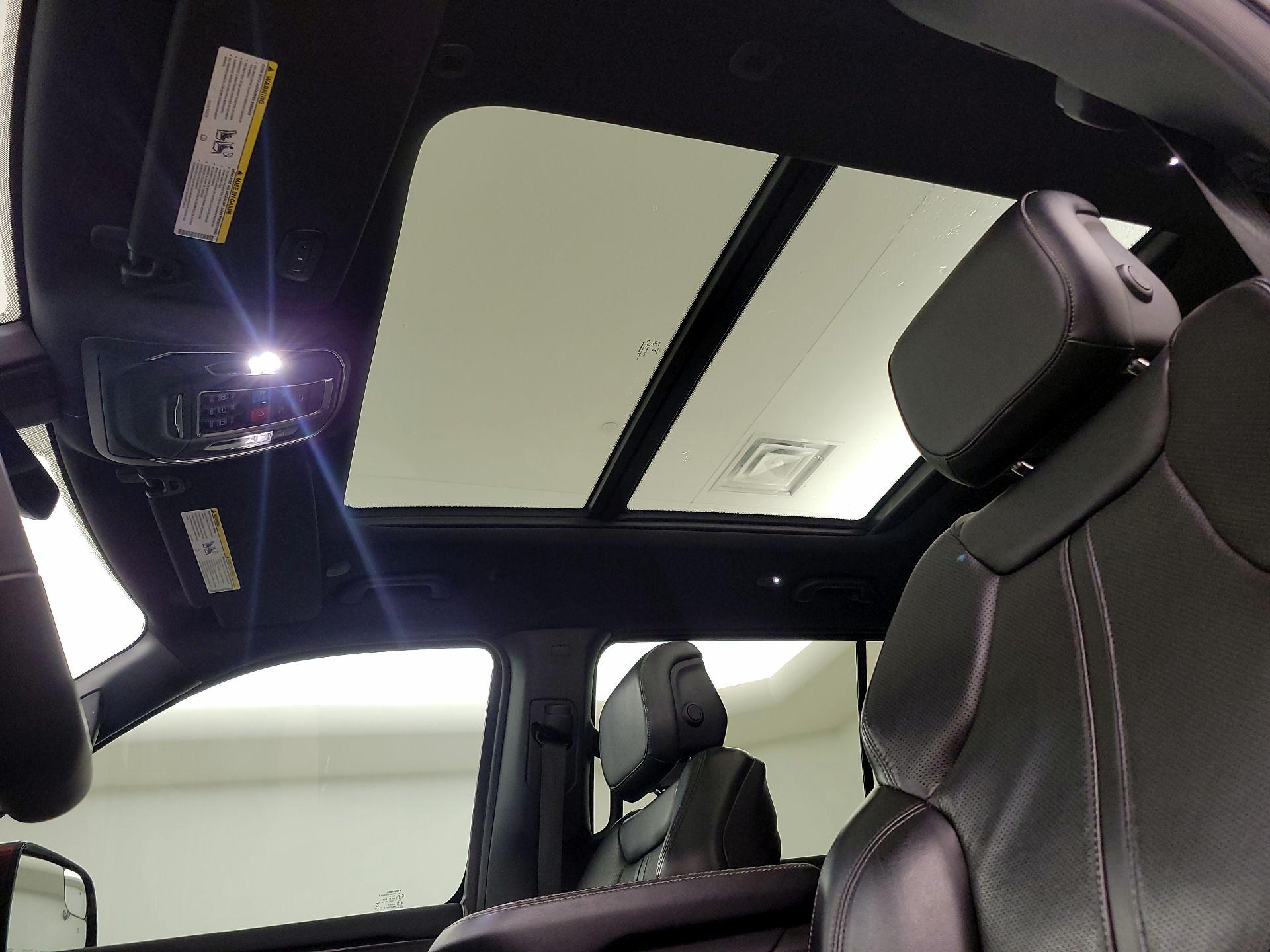 Thumbnail: 2022 Jeep Wagoneer - 20