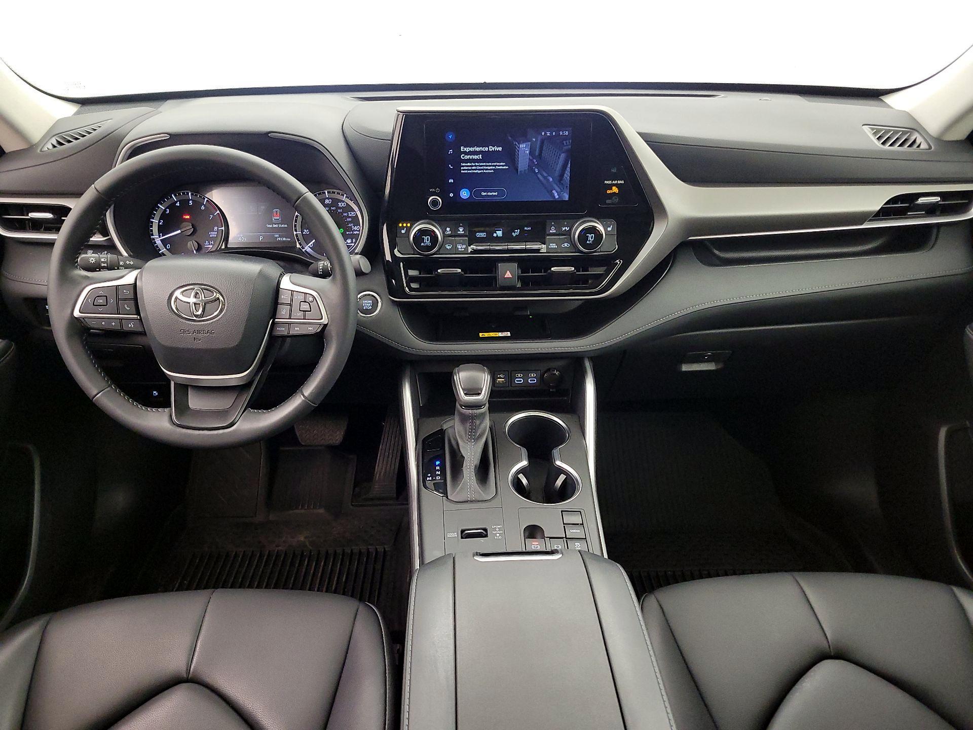 Thumbnail: 2023 Toyota Highlander - 9