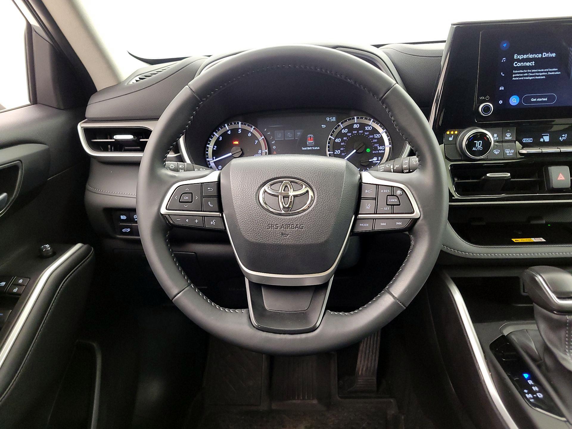 Thumbnail: 2023 Toyota Highlander - 10