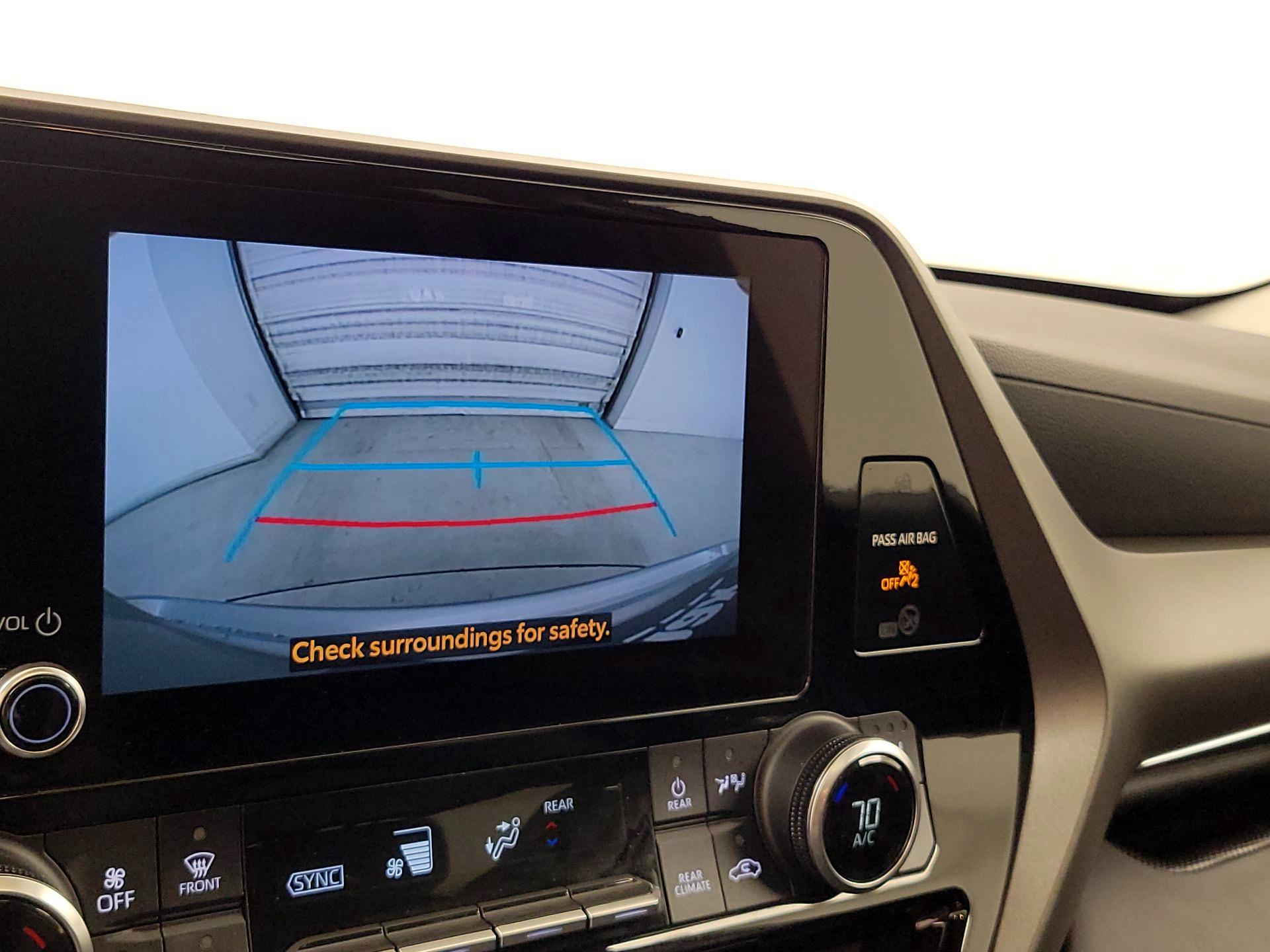 Thumbnail: 2023 Toyota Highlander - 14