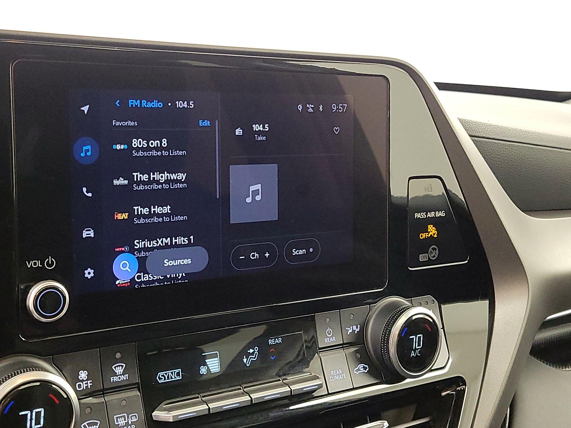 Thumbnail: 2023 Toyota Highlander - 15