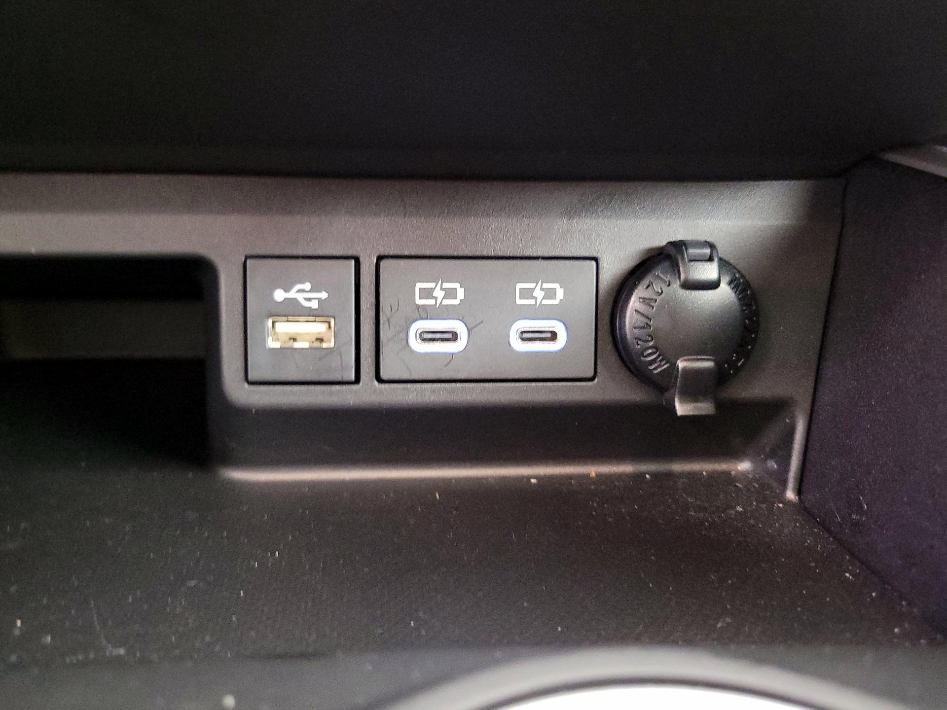 Thumbnail: 2023 Toyota Highlander - 18