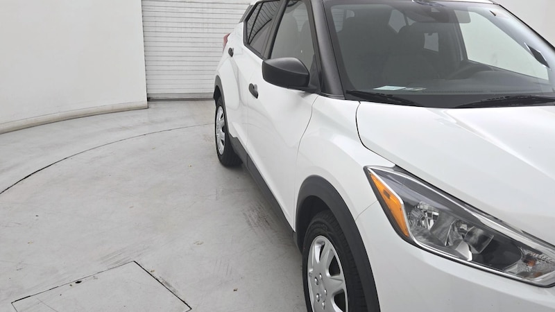 2020 Nissan Kicks S Hero Image