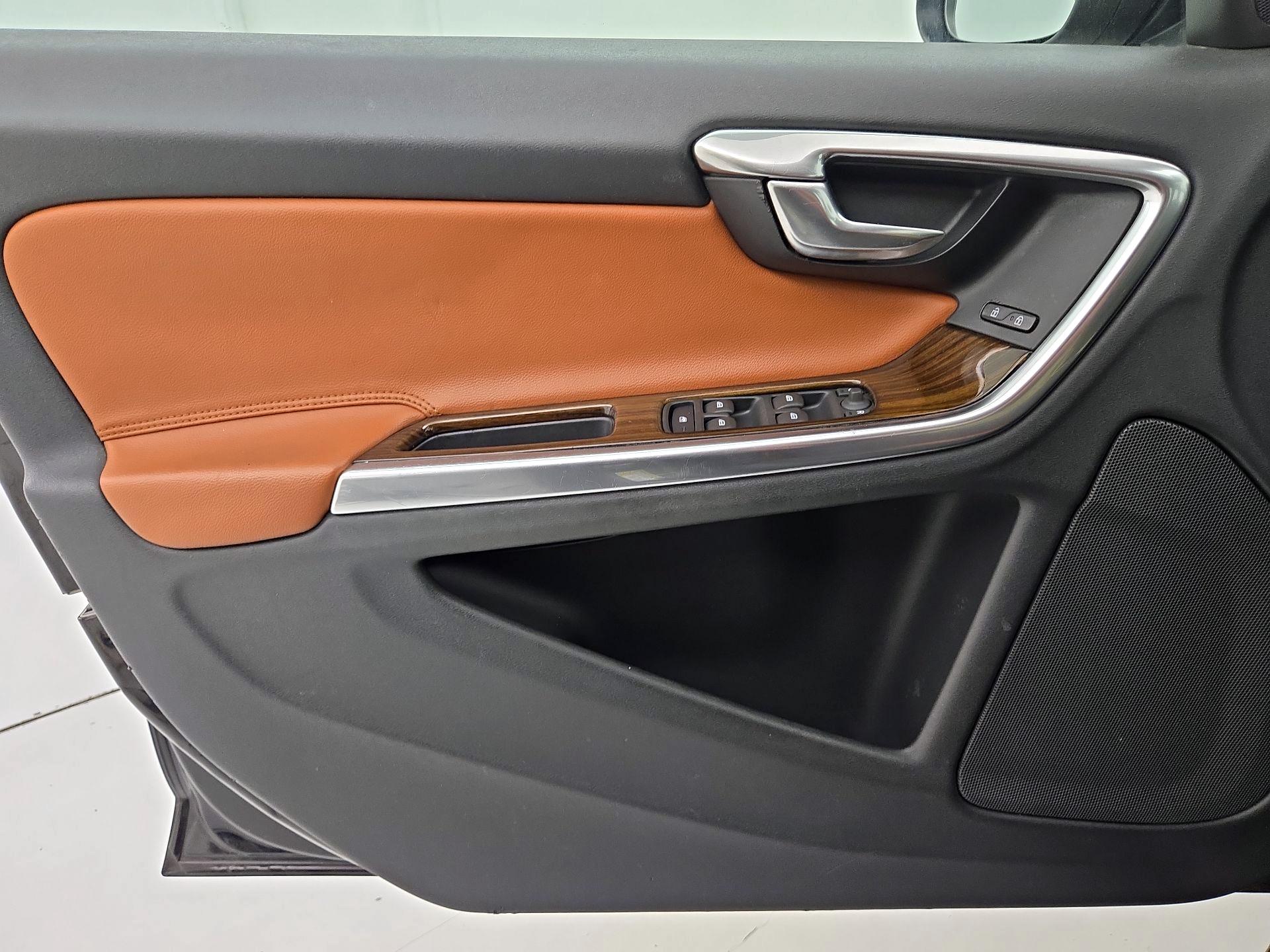 Thumbnail: 2014 Volvo S60 - 12
