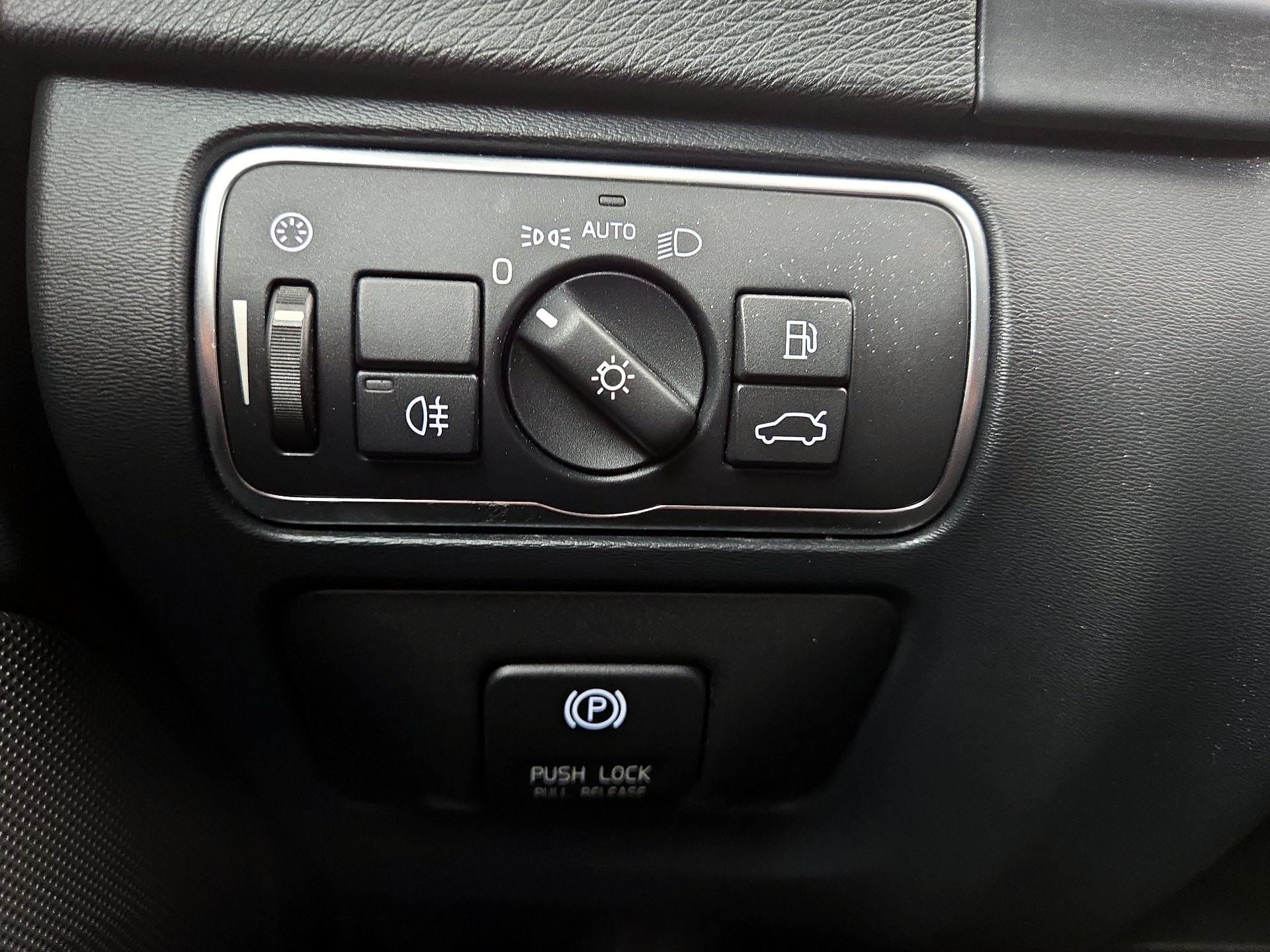 Thumbnail: 2014 Volvo S60 - 13