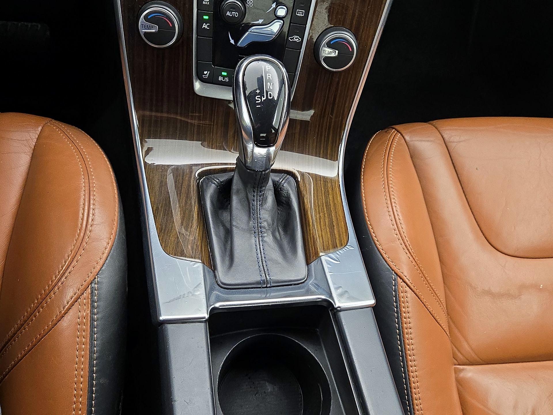 Thumbnail: 2014 Volvo S60 - 17