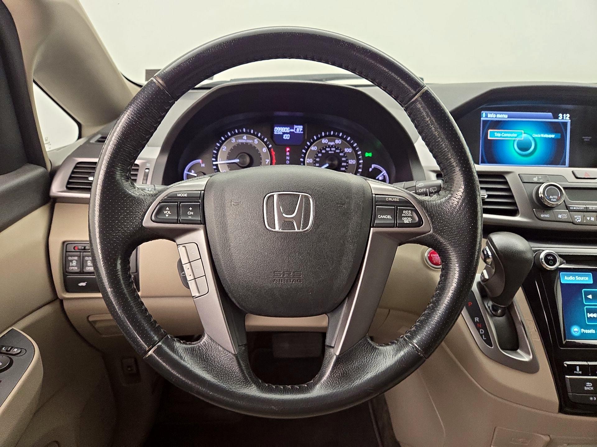 Thumbnail: 2014 Honda Odyssey - 10