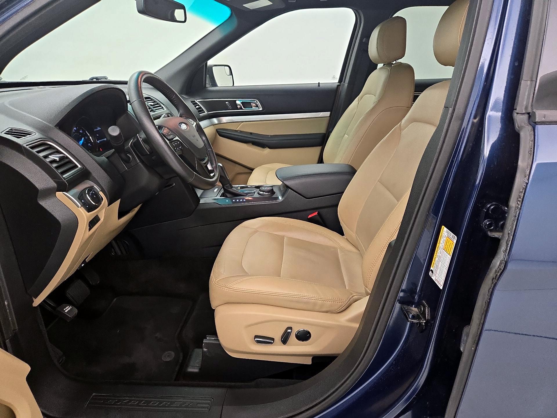 Thumbnail: 2016 Ford Explorer - 11