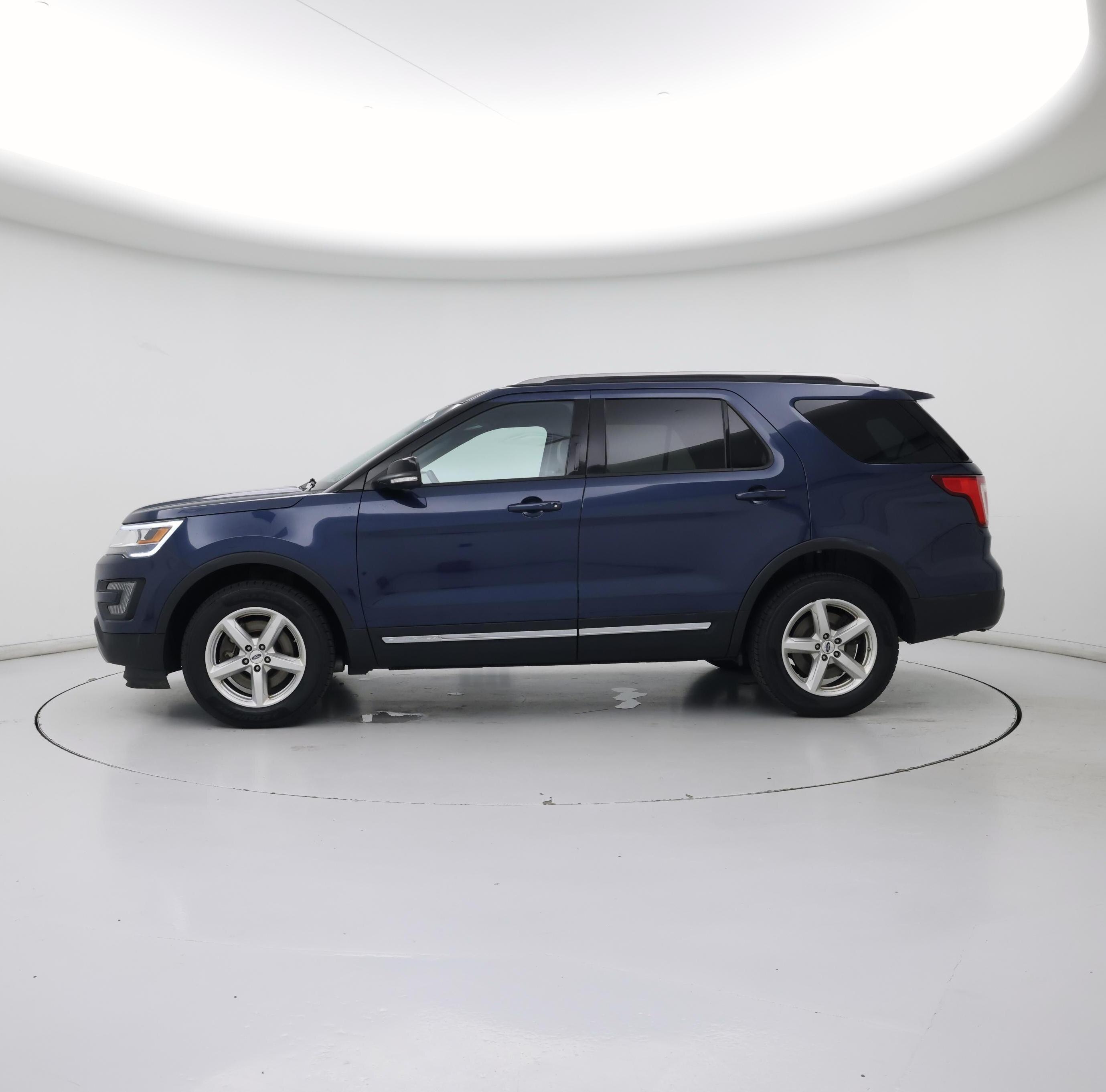 Thumbnail: 2016 Ford Explorer - 3