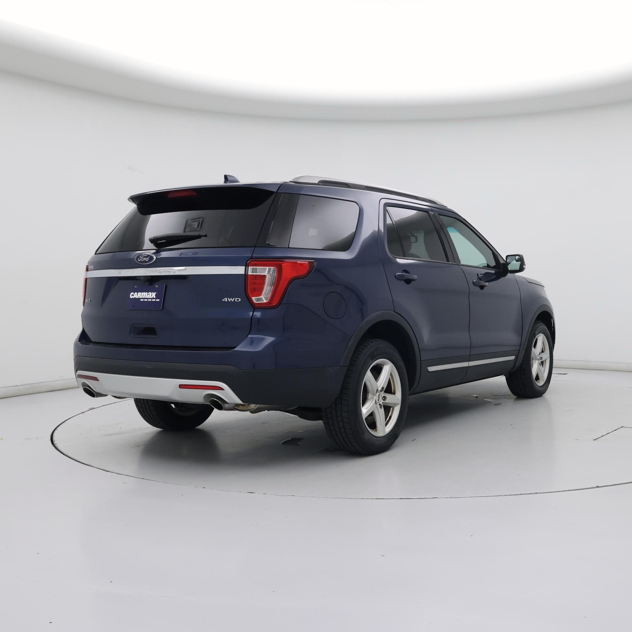 Thumbnail: 2016 Ford Explorer - 8