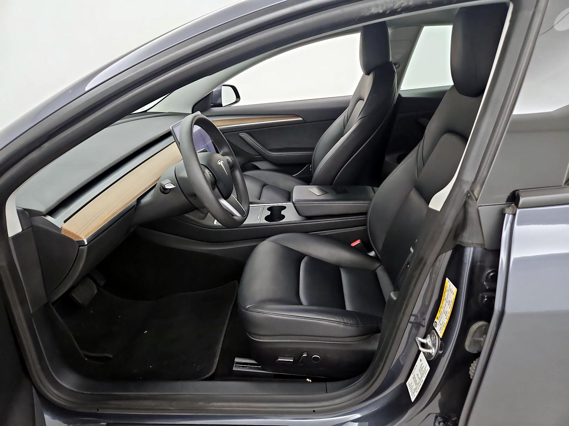 Thumbnail: 2022 Tesla Model 3 - 11