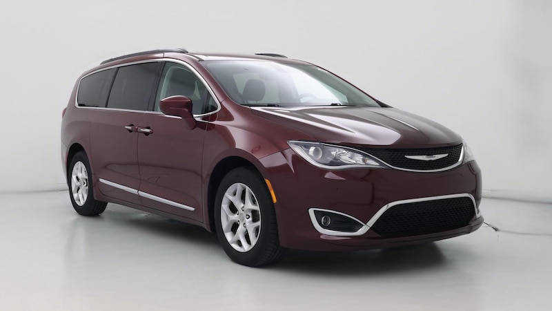 2017 Chrysler Pacifica Touring L Hero Image