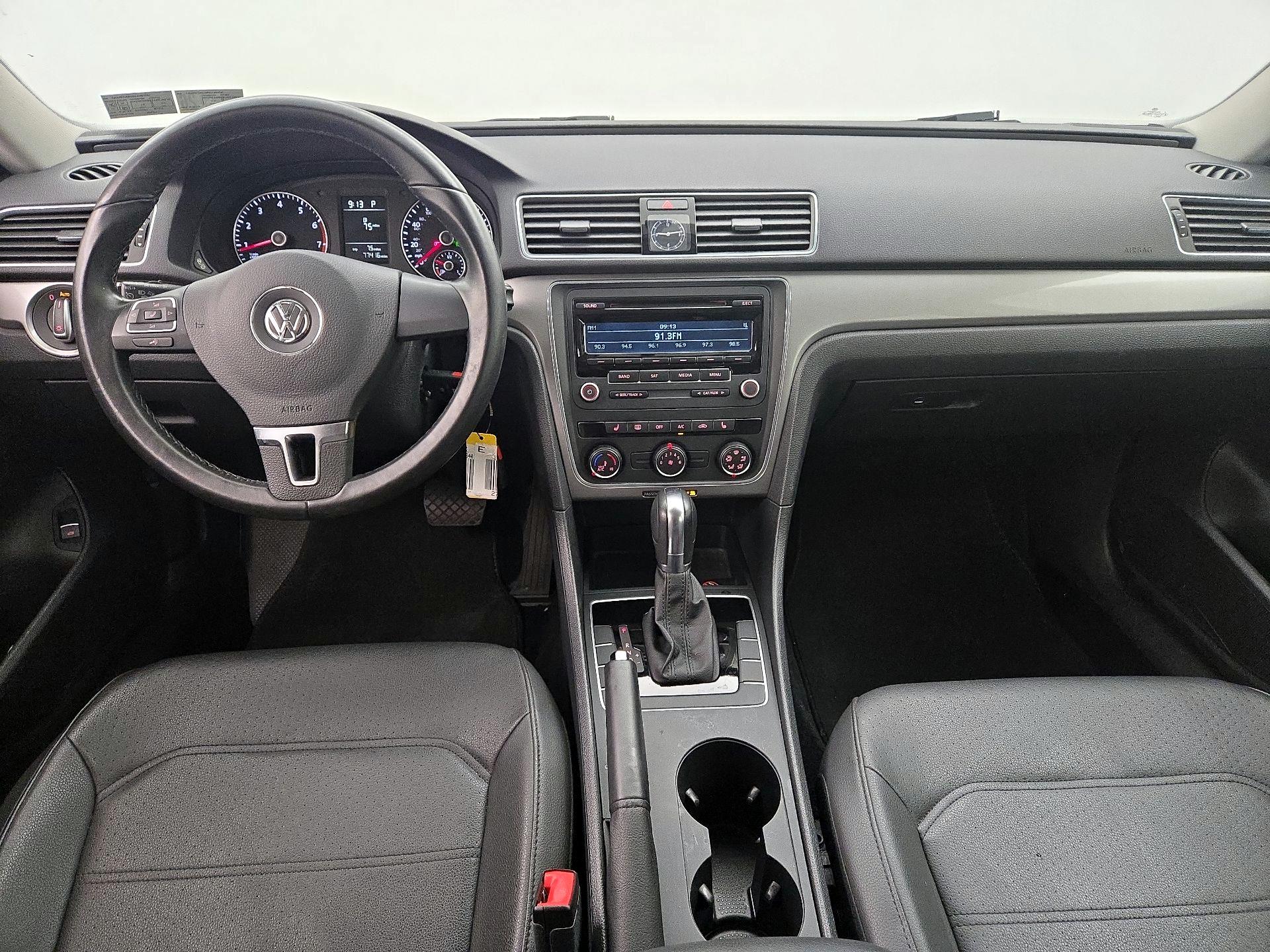 Thumbnail: 2014 Volkswagen Passat - 9